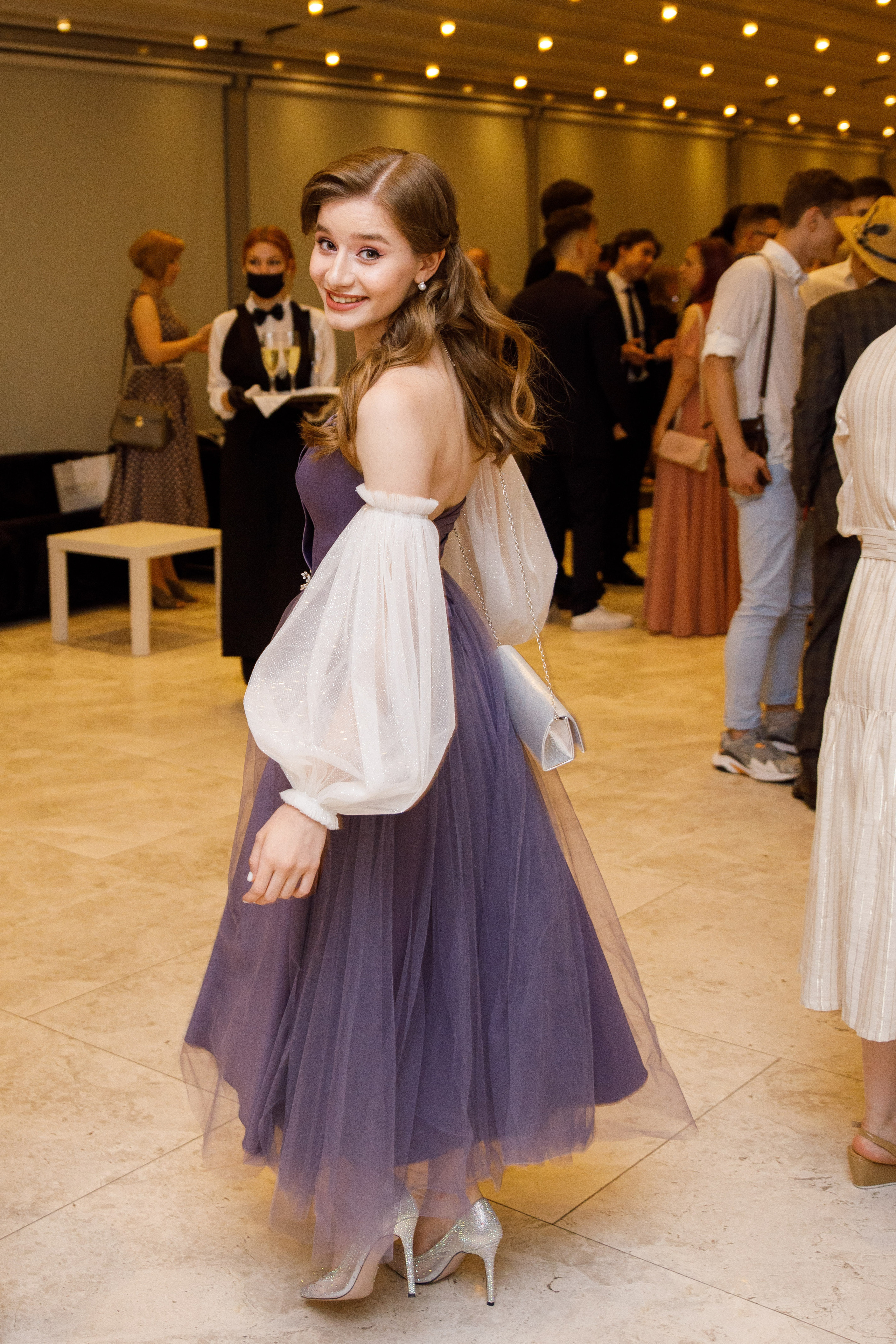 Выпускной Алёны. 11 класс. Галич Хол. Фотограф Андрей Баксов