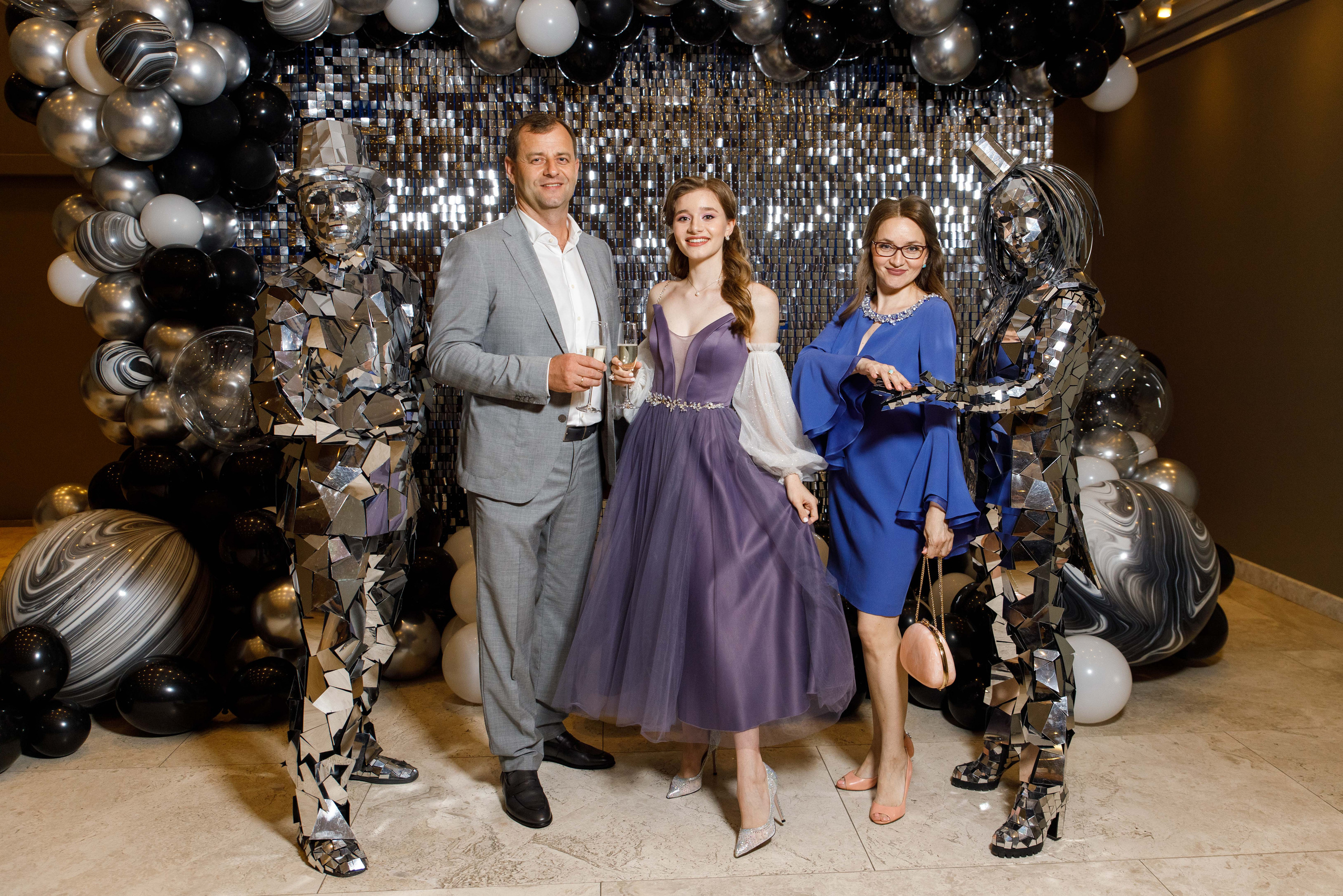 Выпускной Алёны. 11 класс. Галич Хол. Фотограф Андрей Баксов