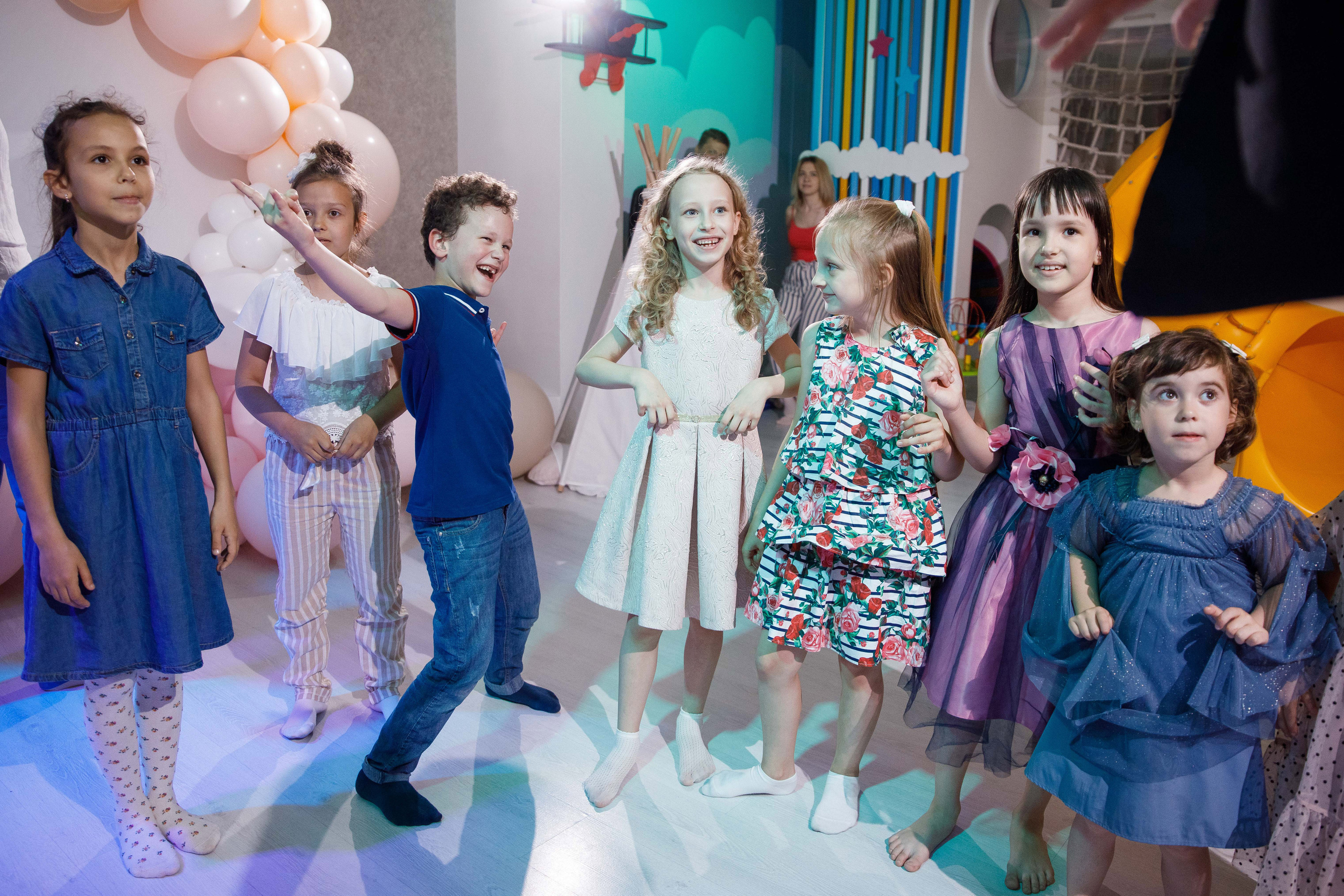 ДР Лизы и Таси. Домик в облаках. Фотограф Андрей Баксов