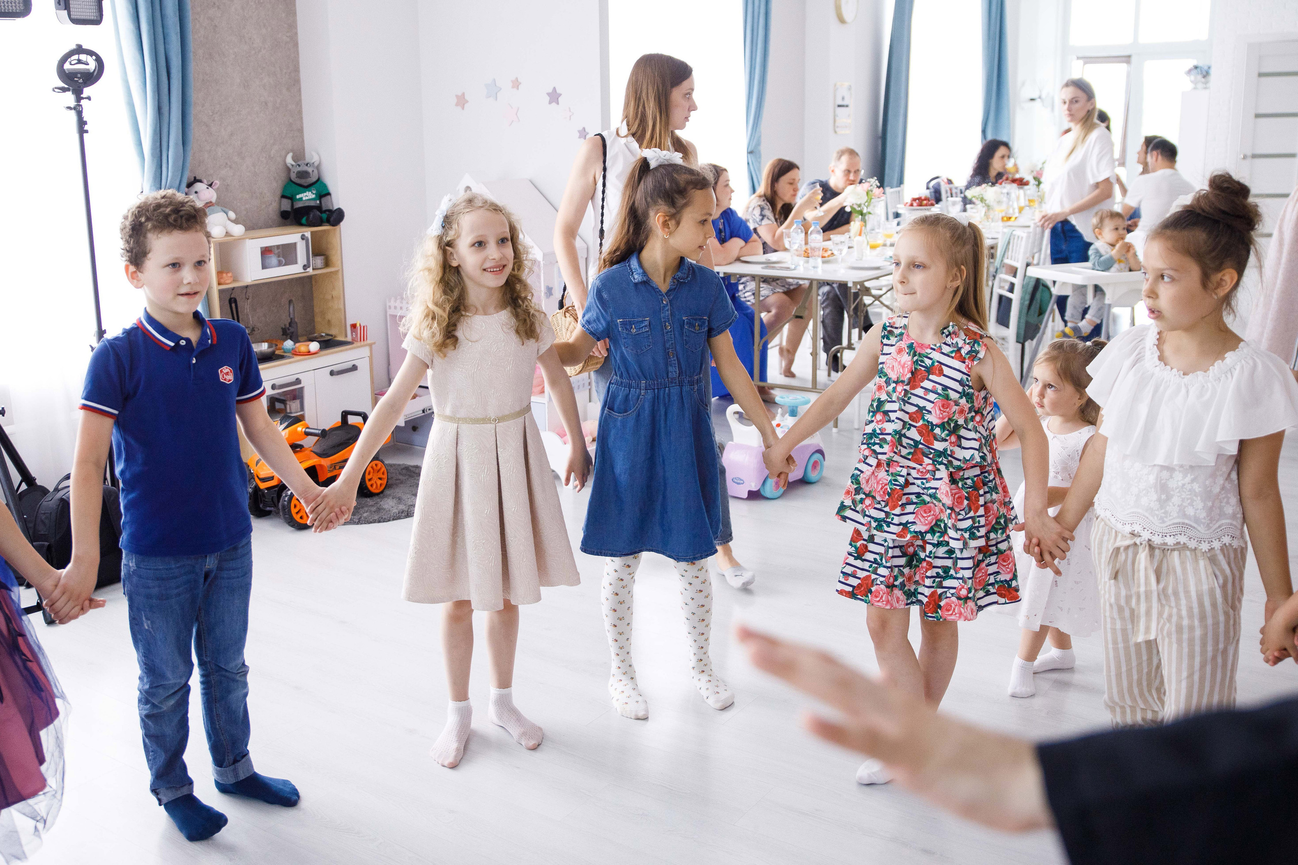 ДР Лизы и Таси. Домик в облаках. Фотограф Андрей Баксов