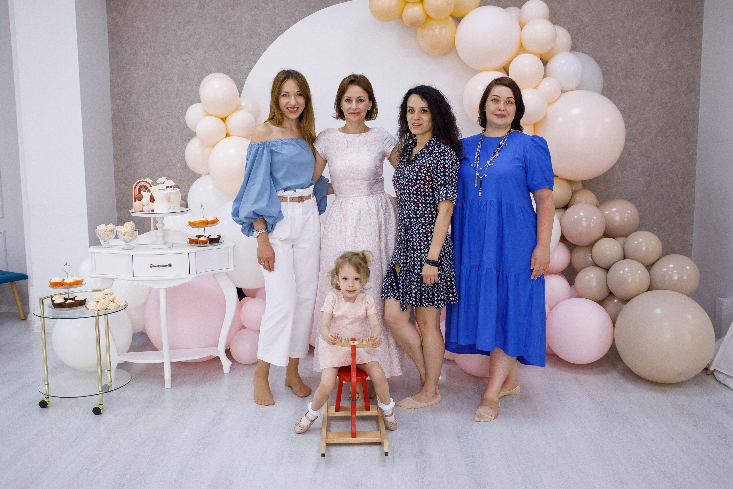 ДР Лизы и Таси. Домик в облаках. Фотограф Андрей Баксов