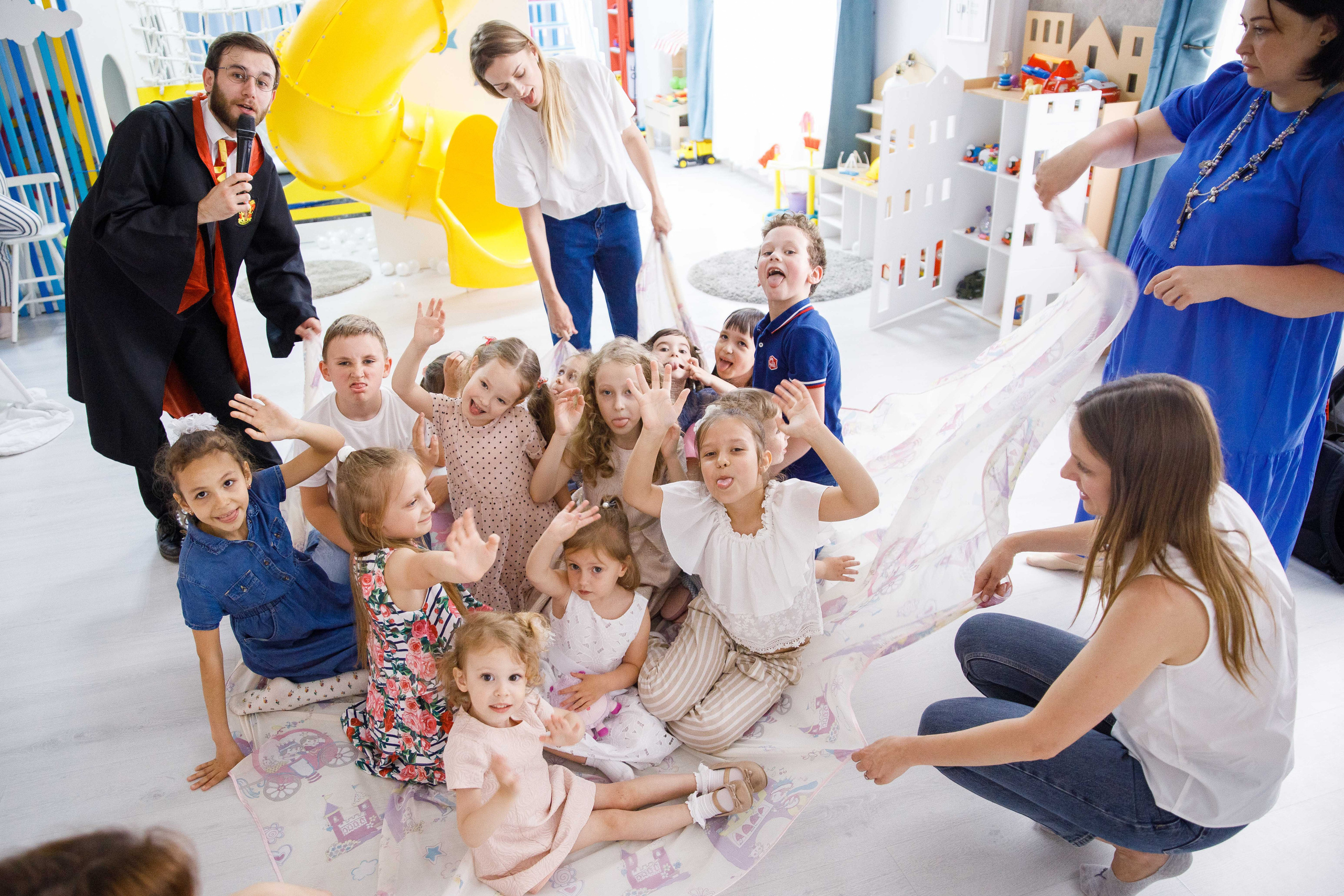 ДР Лизы и Таси. Домик в облаках. Фотограф Андрей Баксов