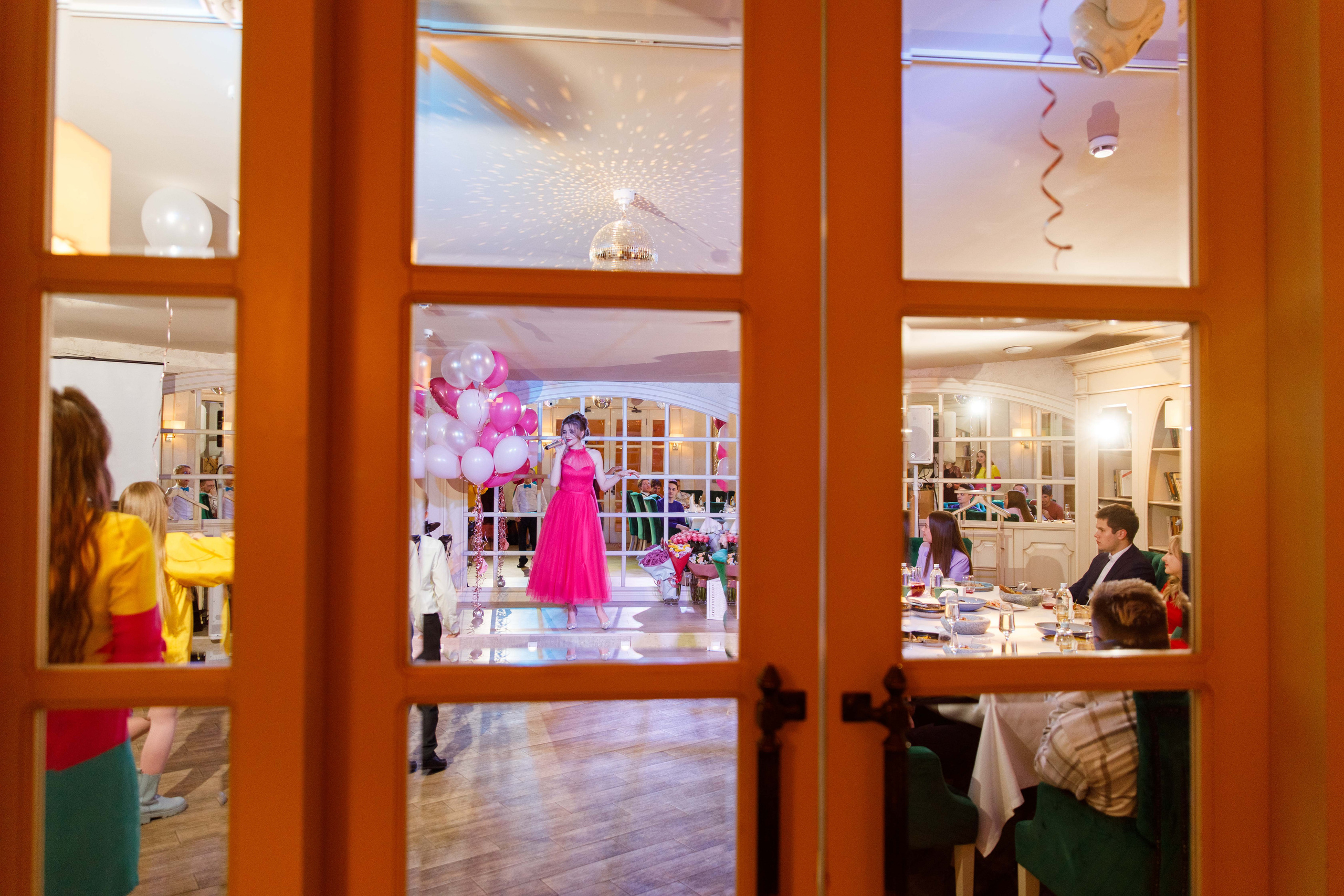 ДР Алёны. 18 лет. Ресторан Чо-Чо. Фотограф Андрей Баксов