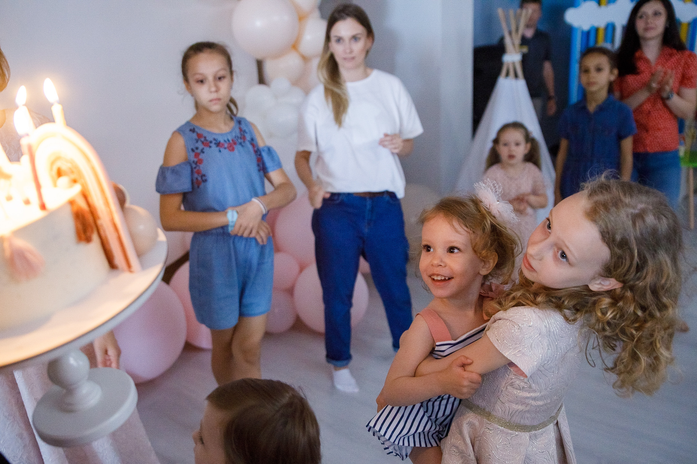 ДР Лизы и Таси. Домик в облаках. Фотограф Андрей Баксов