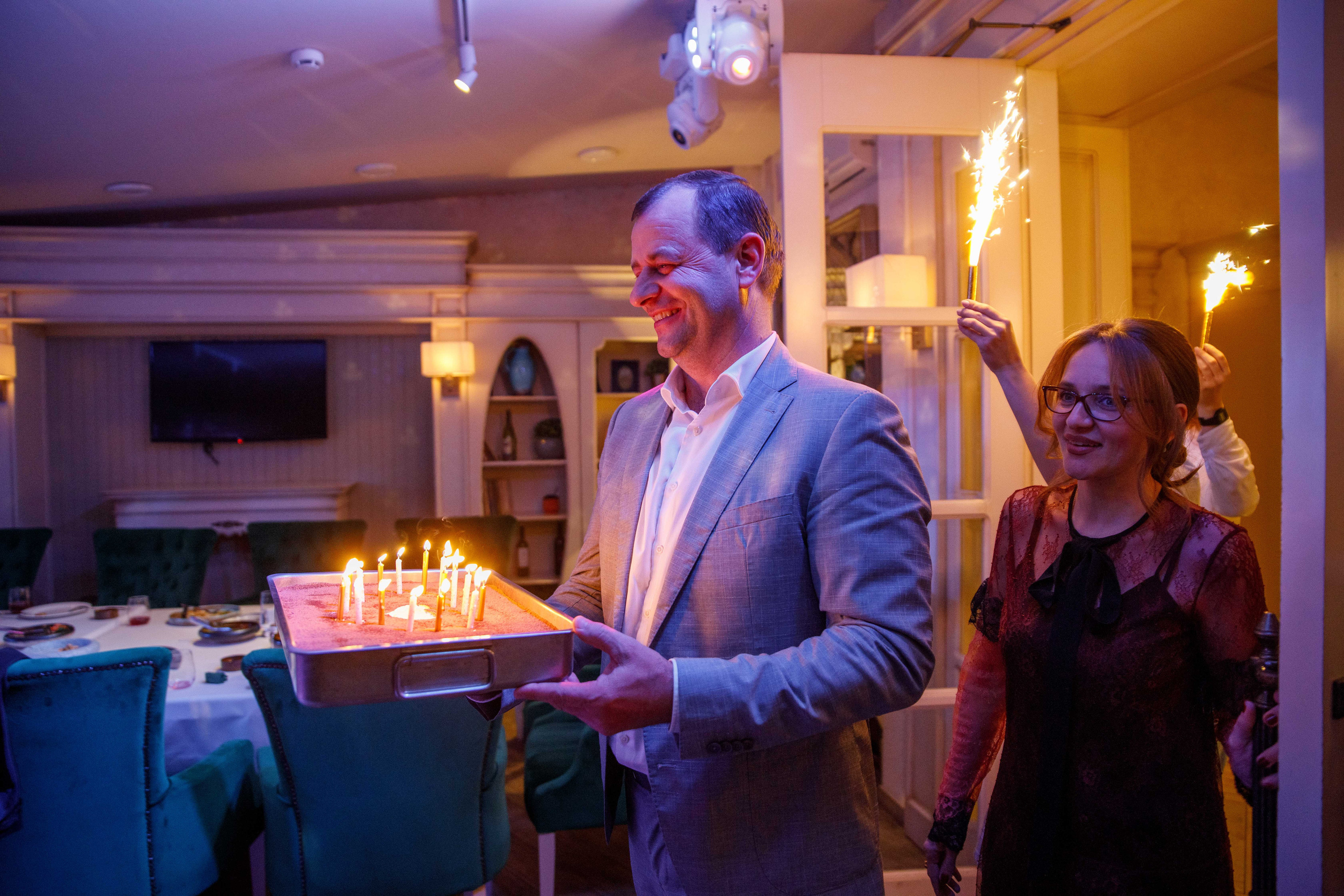 ДР Алёны. 18 лет. Ресторан Чо-Чо. Фотограф Андрей Баксов