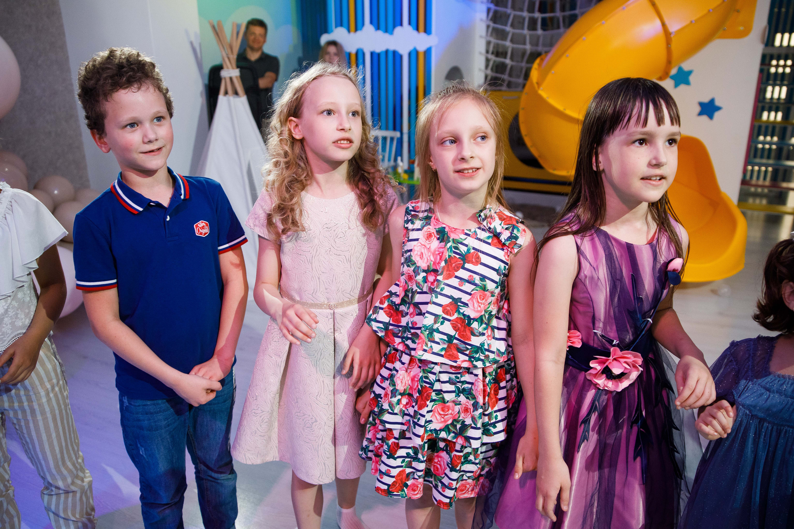 ДР Лизы и Таси. Домик в облаках. Фотограф Андрей Баксов