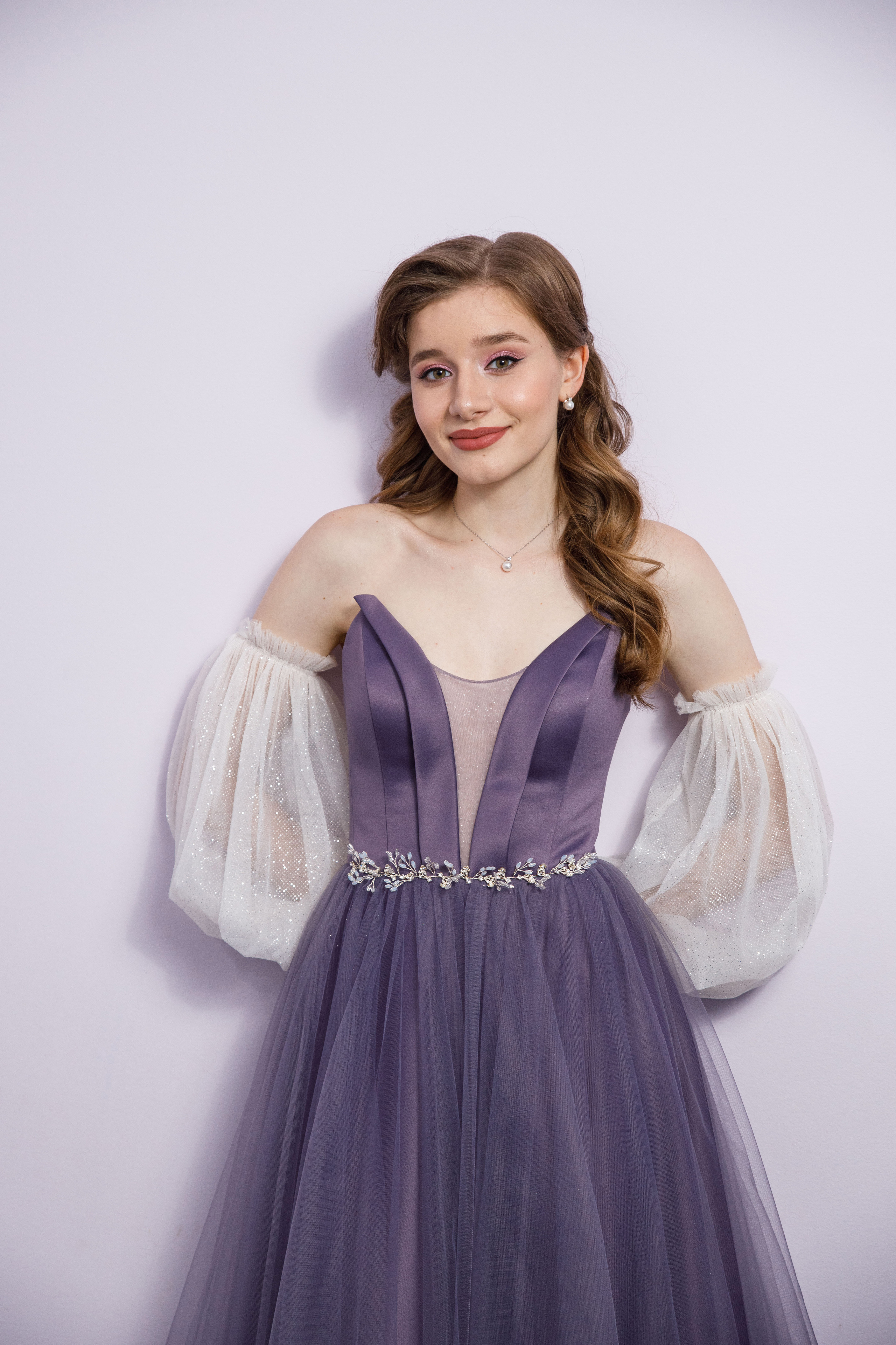 Выпускной Алёны. 11 класс. Галич Хол. Фотограф Андрей Баксов