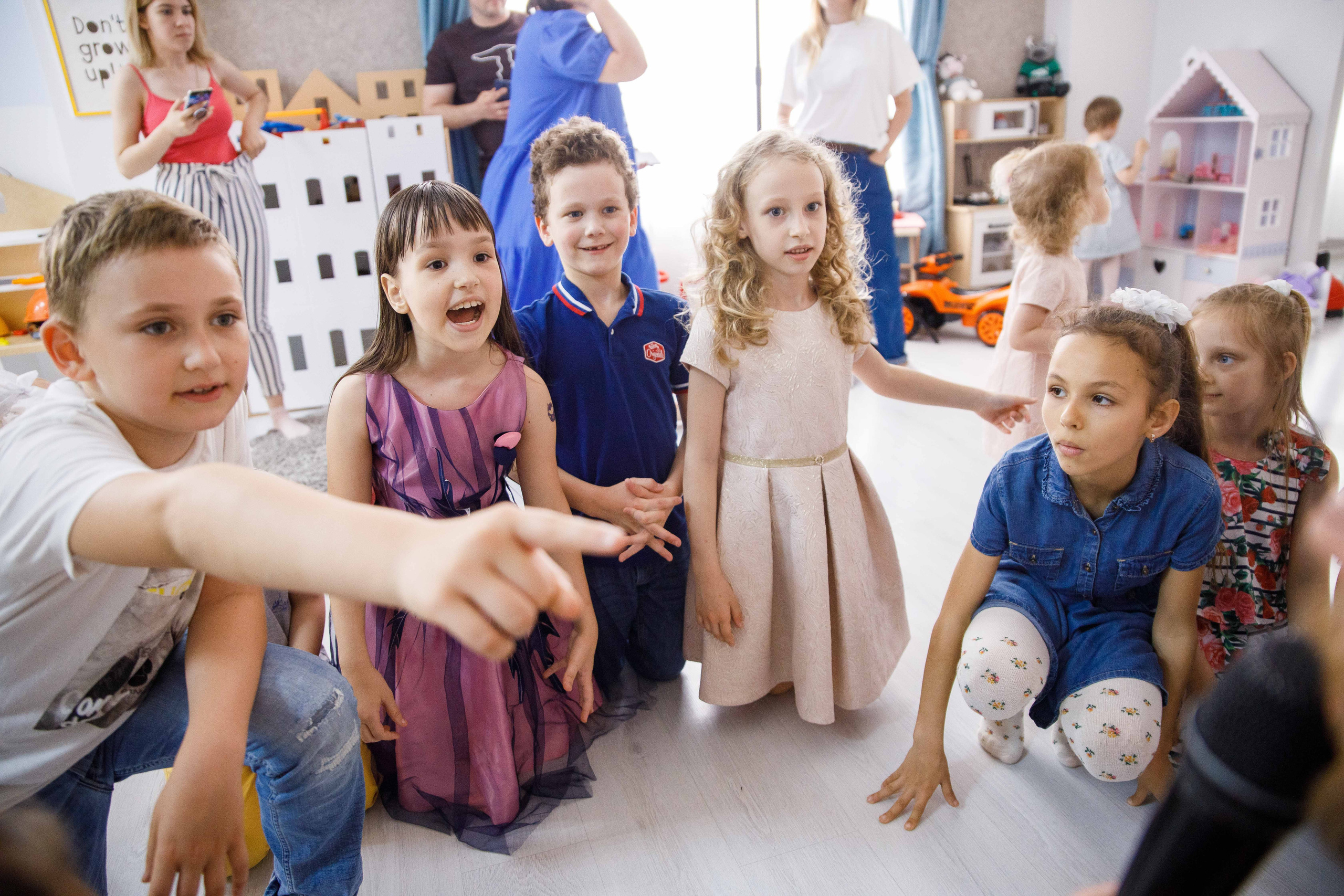 ДР Лизы и Таси. Домик в облаках. Фотограф Андрей Баксов