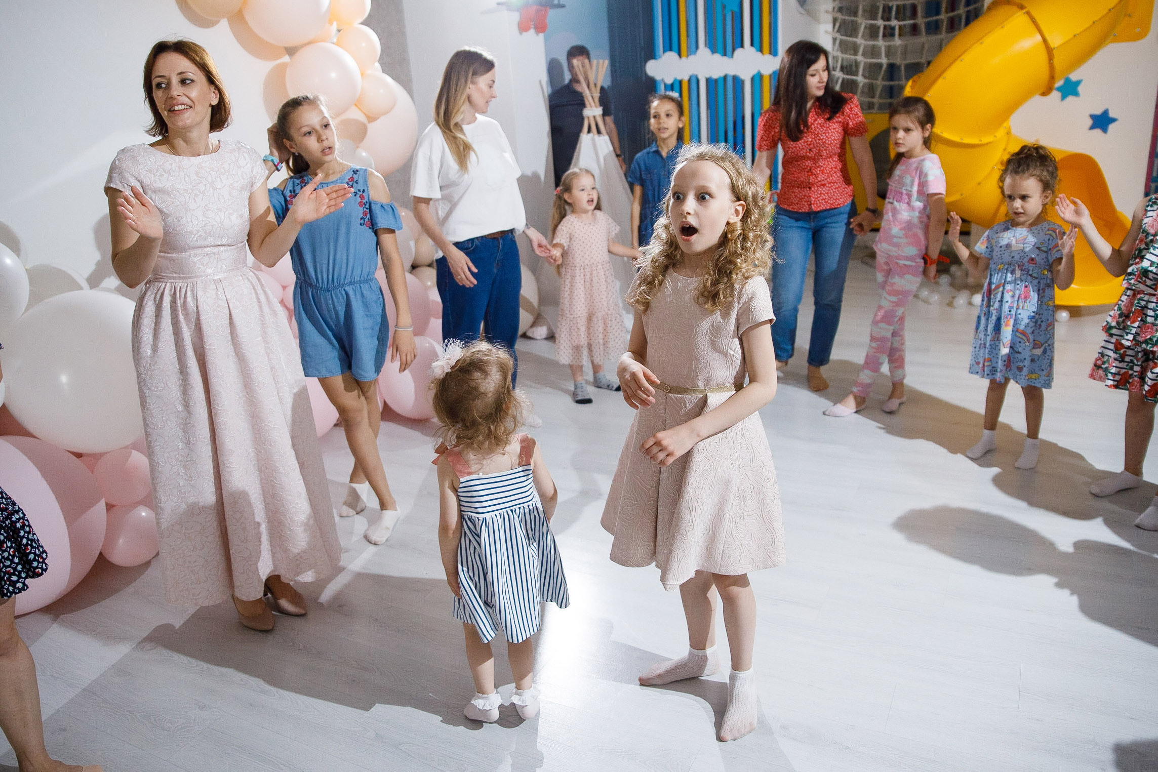 ДР Лизы и Таси. Домик в облаках. Фотограф Андрей Баксов