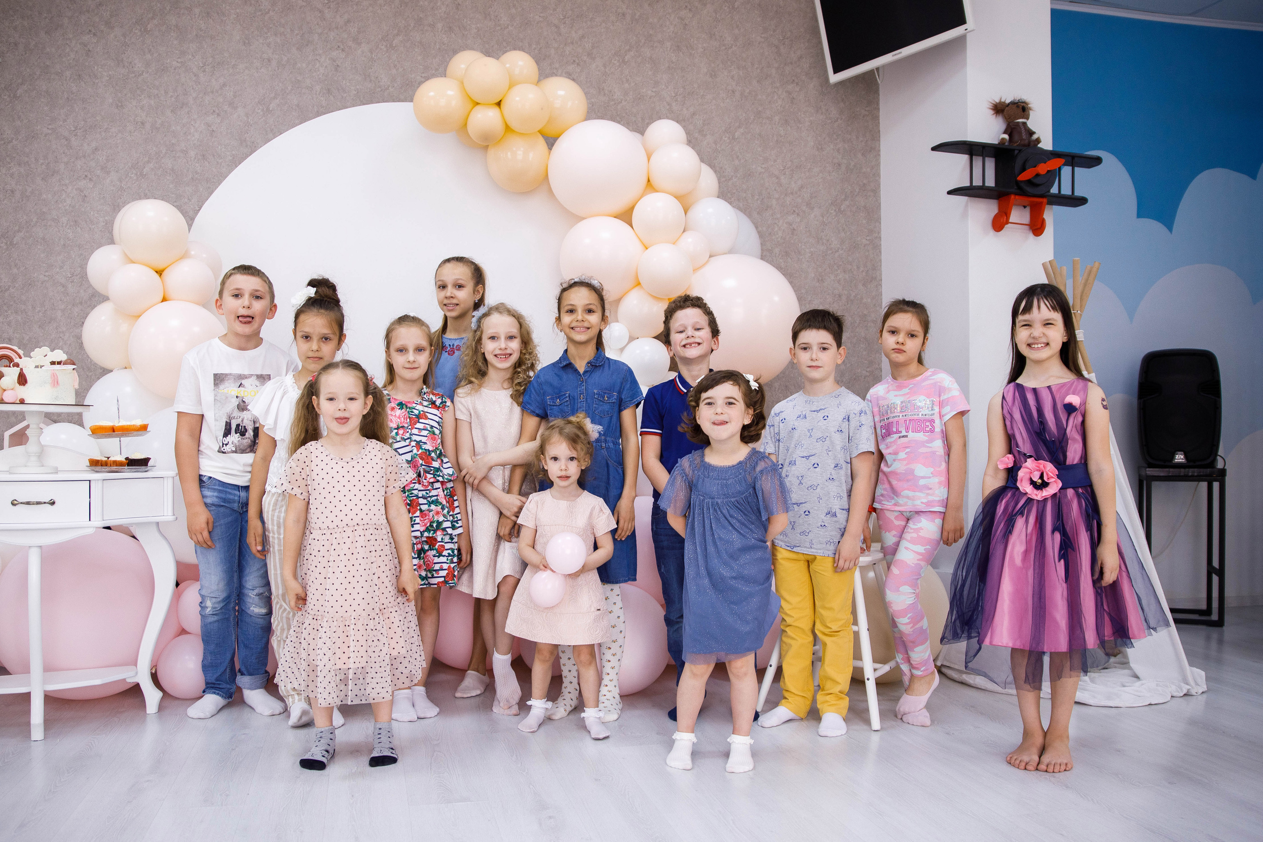 ДР Лизы и Таси. Домик в облаках. Фотограф Андрей Баксов