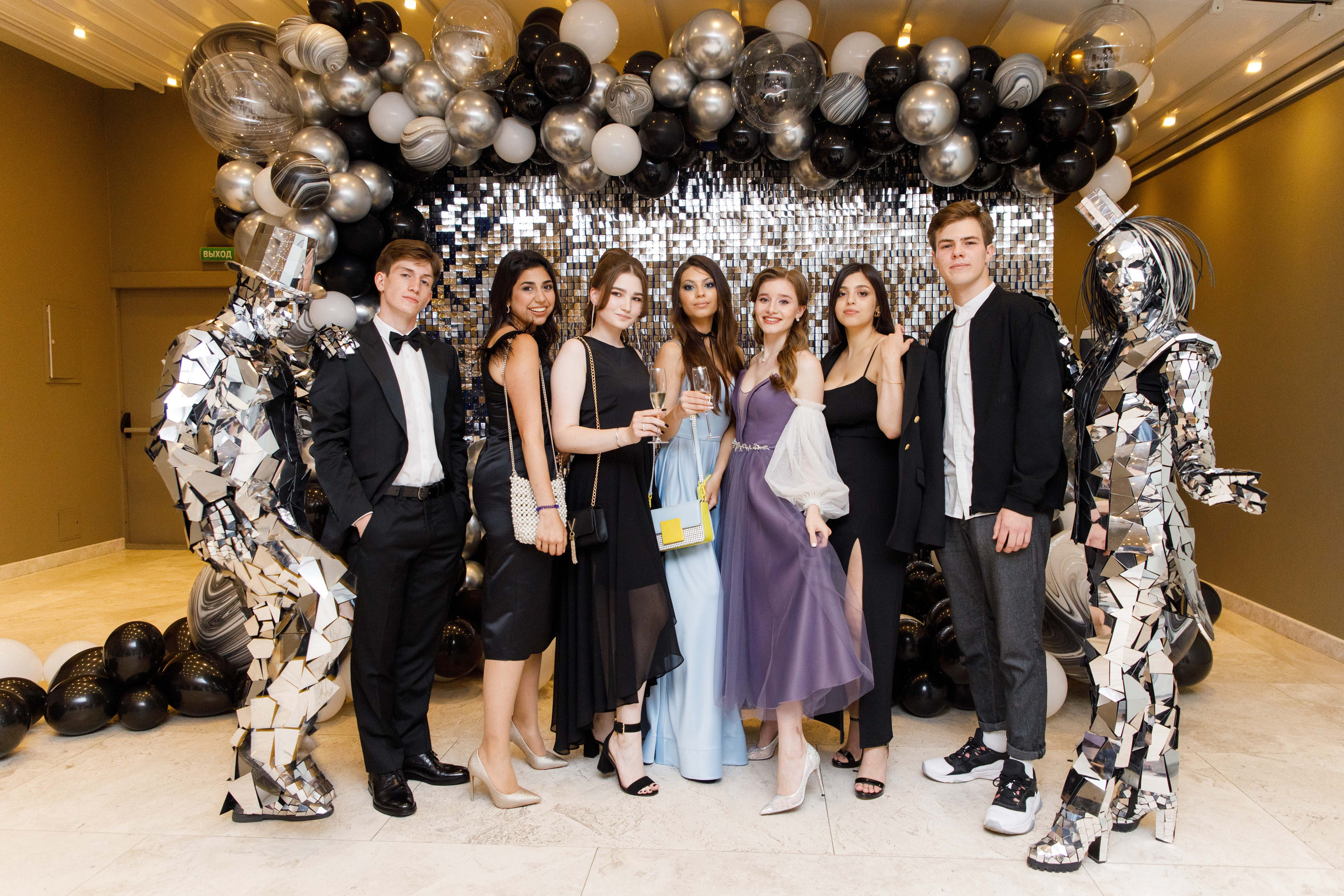 Выпускной Алёны. 11 класс. Галич Хол. Фотограф Андрей Баксов