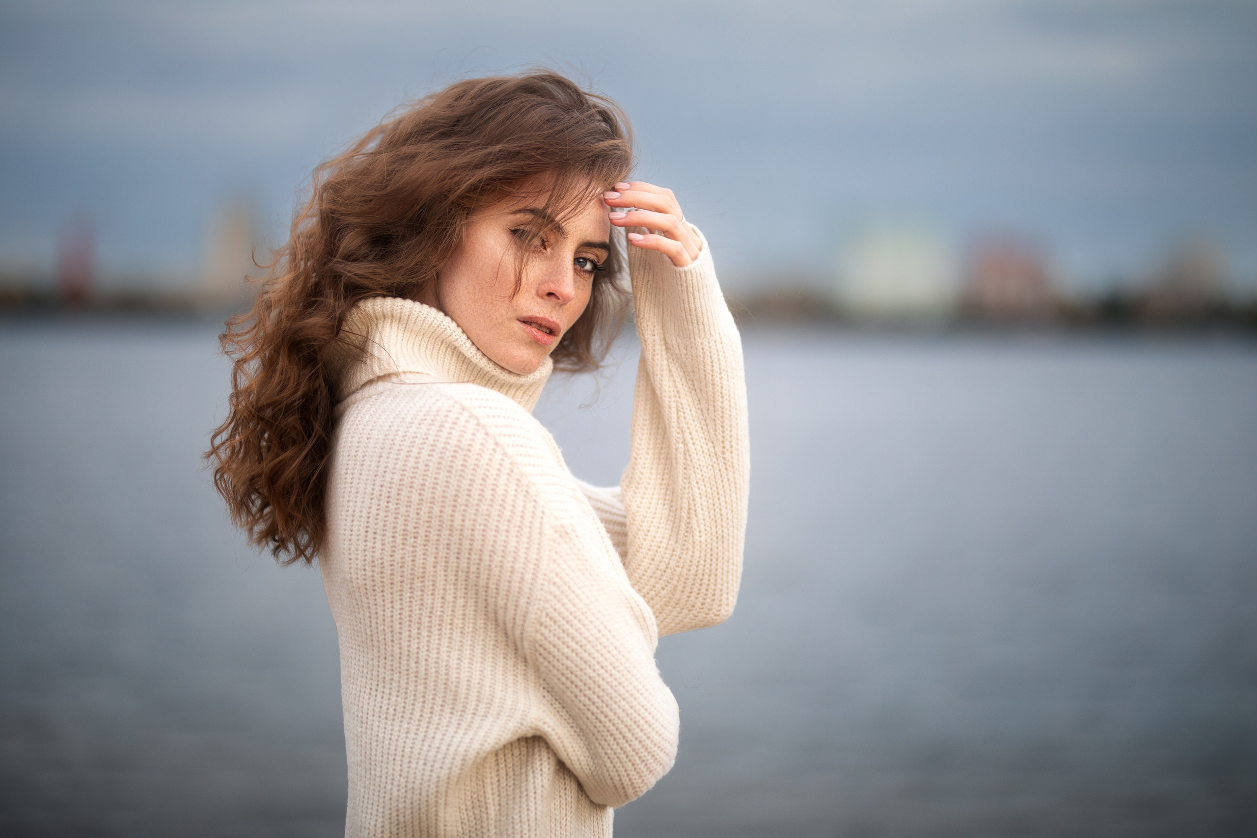 Осенняя съемка с Надеждой на берегу реки в формате для «себя»