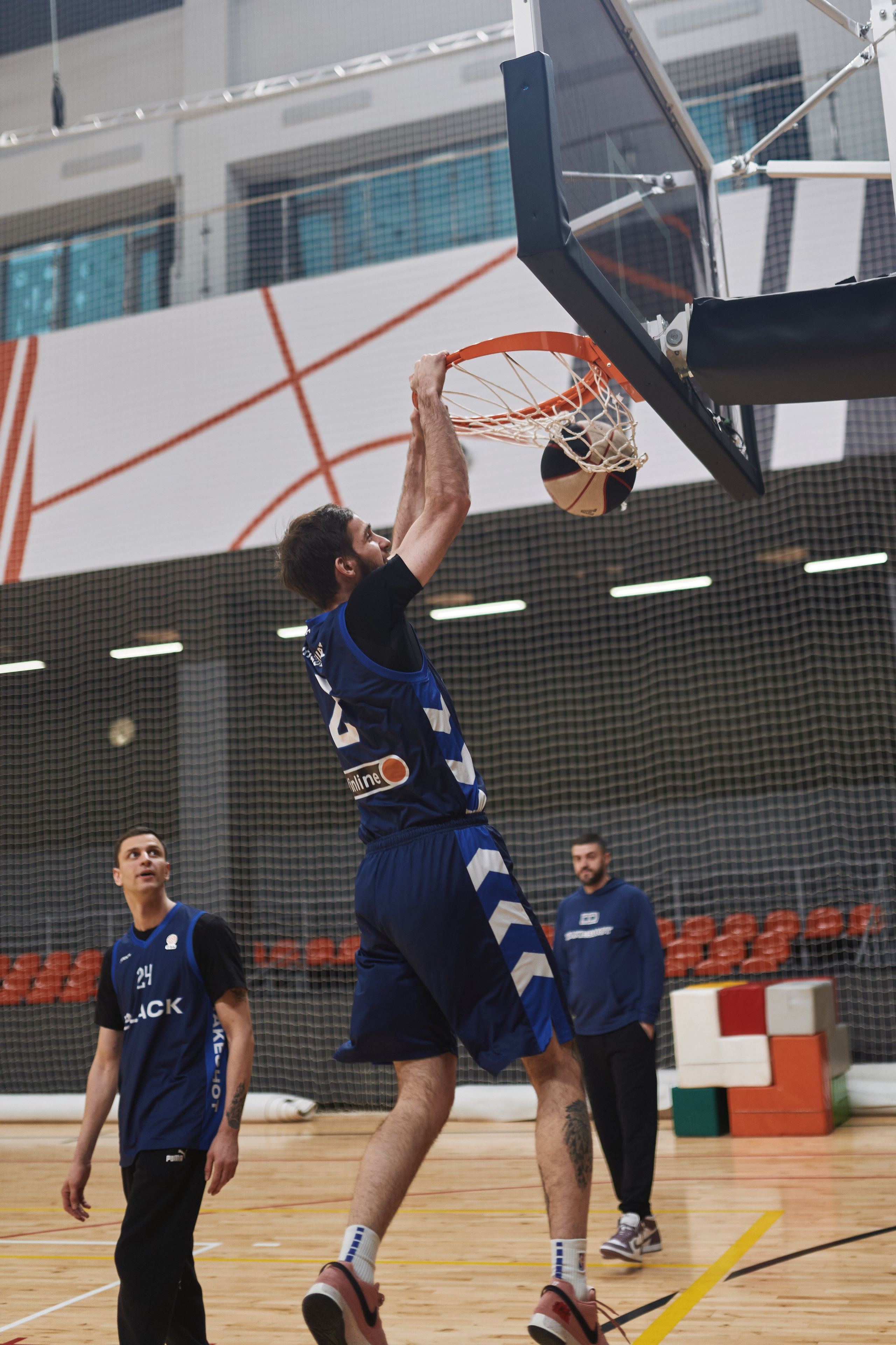 Новогодний баскетбол 2025. Детская лига. Евгений Бреча. Коммерческий и бэкстейдж фотограф в Москве