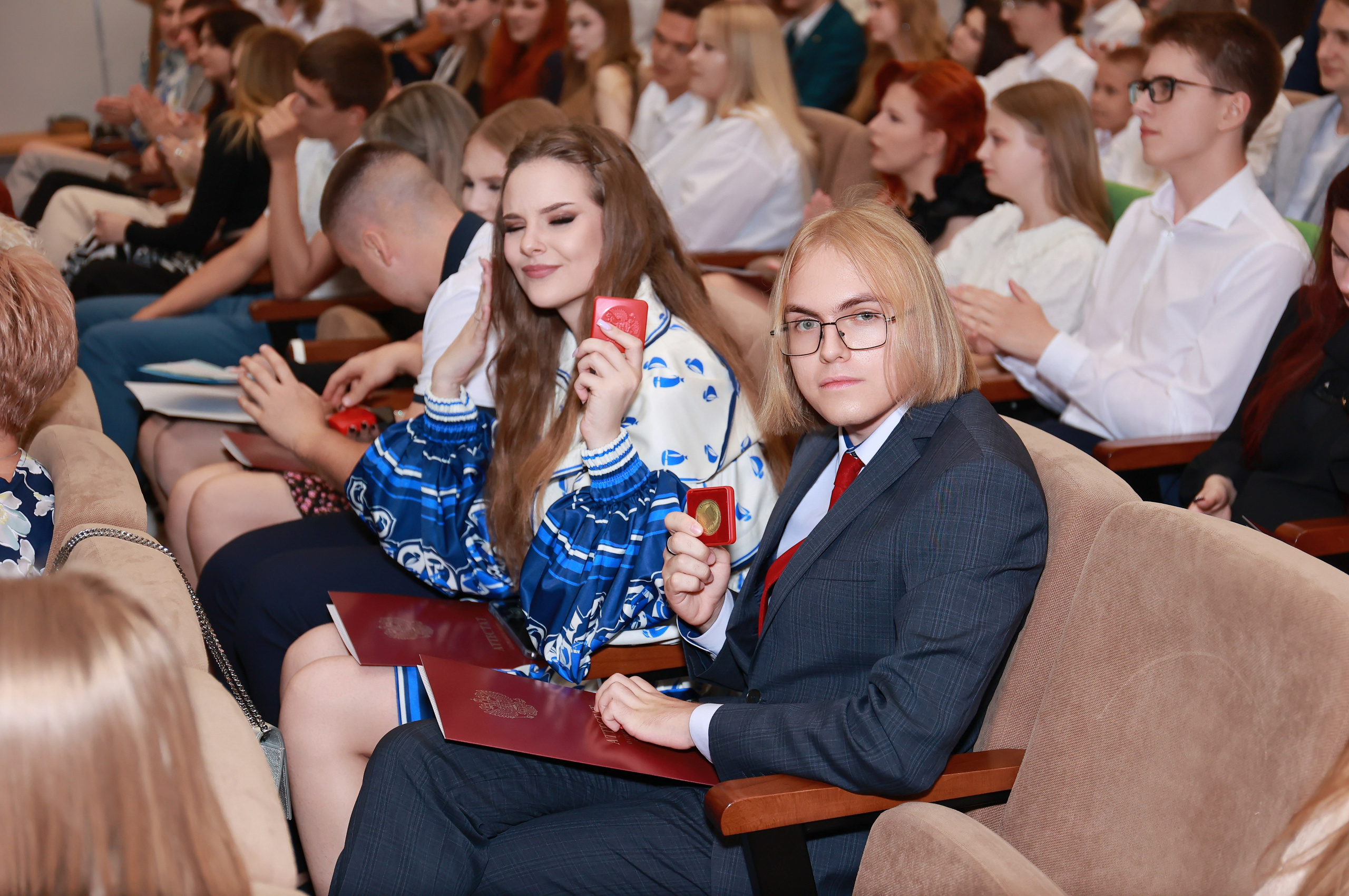 Вручение аттестатов Гимназия 87. Детский семейный фотограф Краснодар