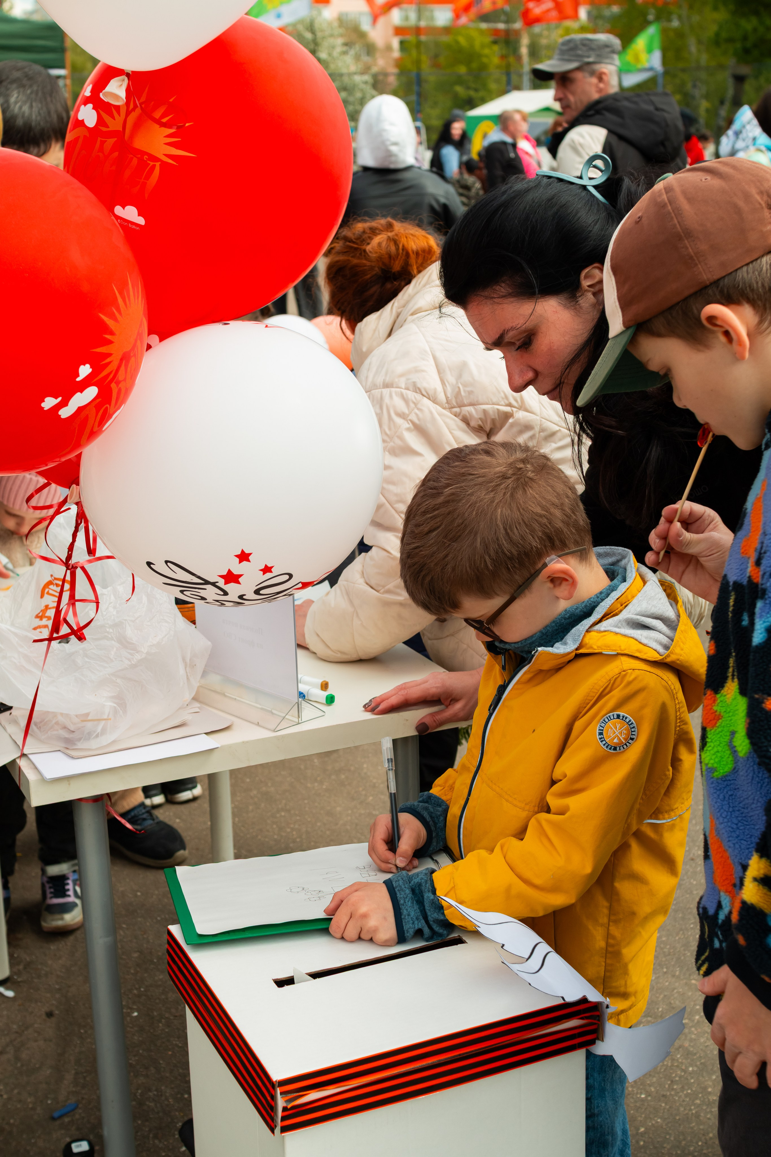 Репортаж с 9 мая 2025 года, День Победы! ВАО Москва. Фотограф Илья Варакин
