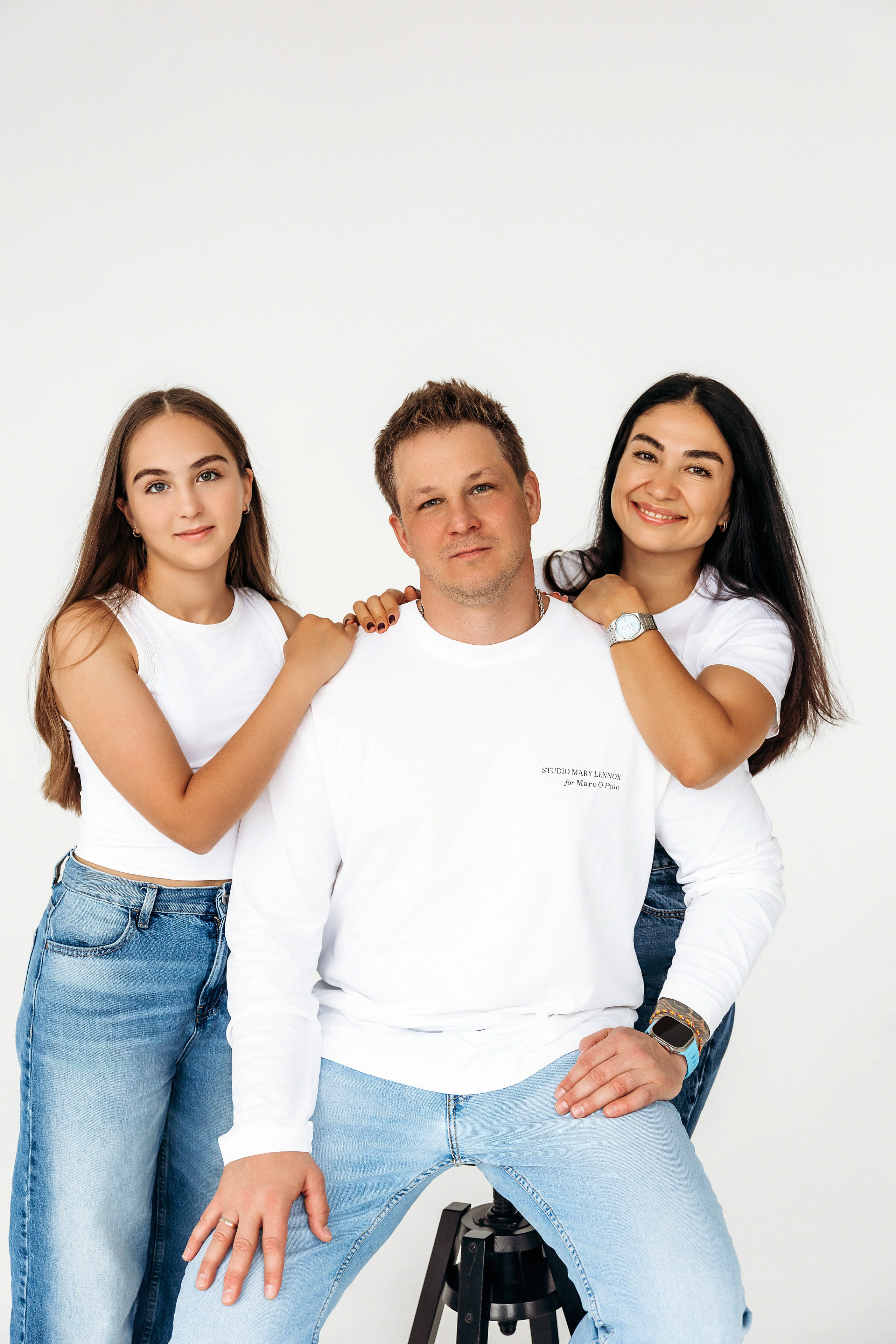 Семейная минимализм студия. Фотограф в Калининграде свадебная фотография, репортажная, фотосессии