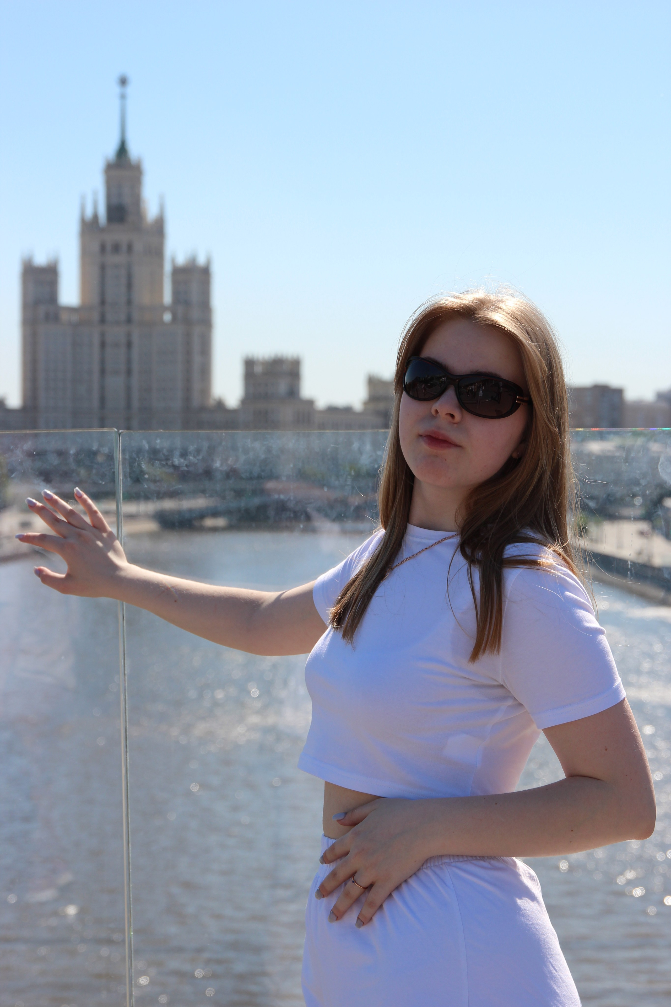 София, фотосессия в Зарядье на память о Москве. Ваш личный фотограф в Москве Мила