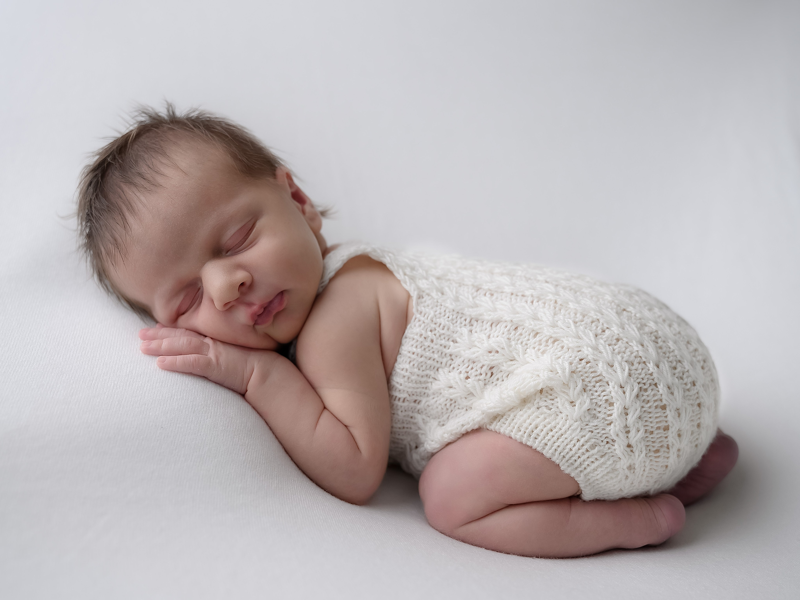 Фотосессия новорожденных — Уссурийск Пакет Базовый. Иван. Фотограф новорожденных (ньюборн) в г. Уссурийске Приморский край Ирина Губанова