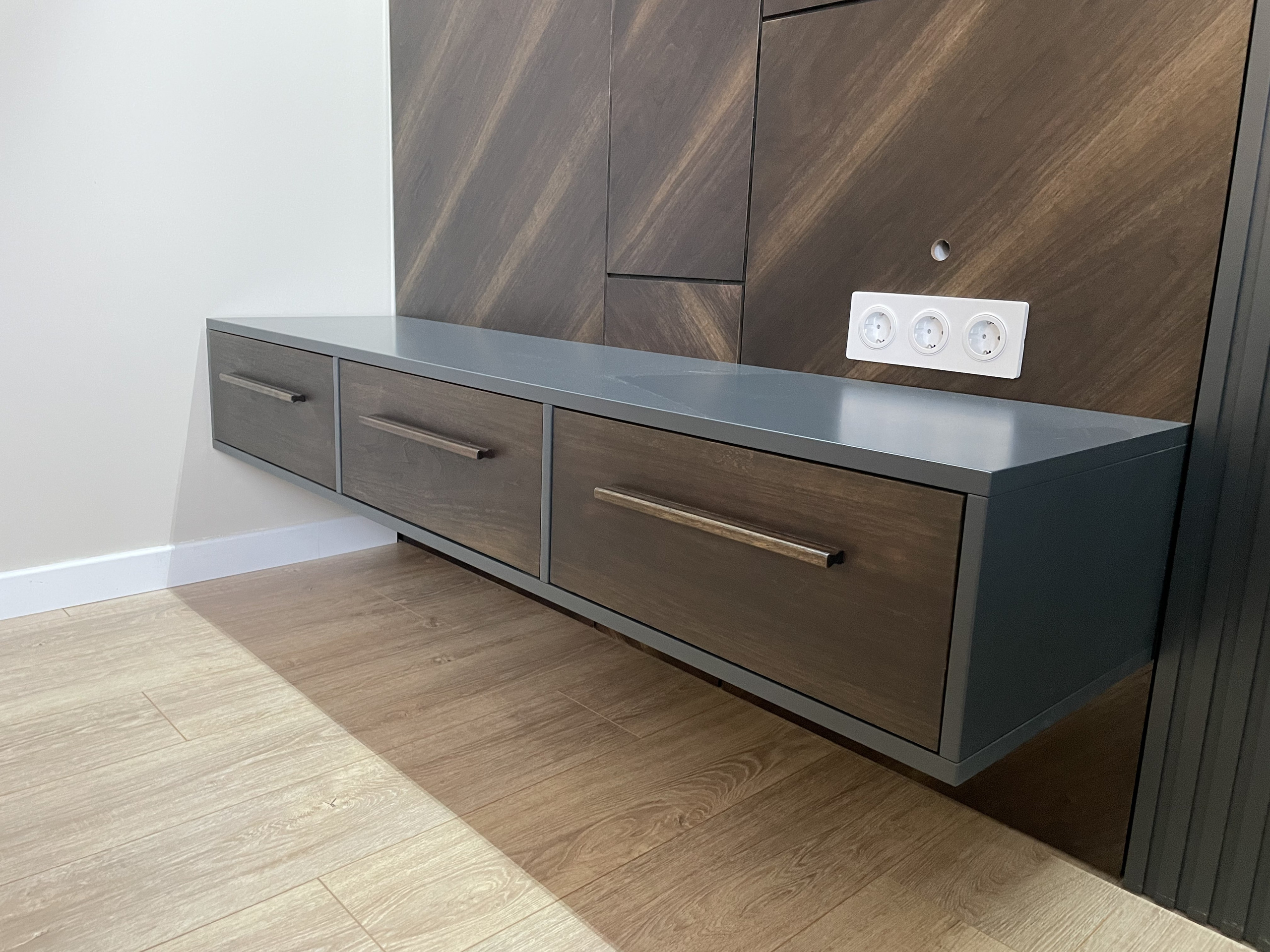 Стеновые панели. Klauzevits Workshop