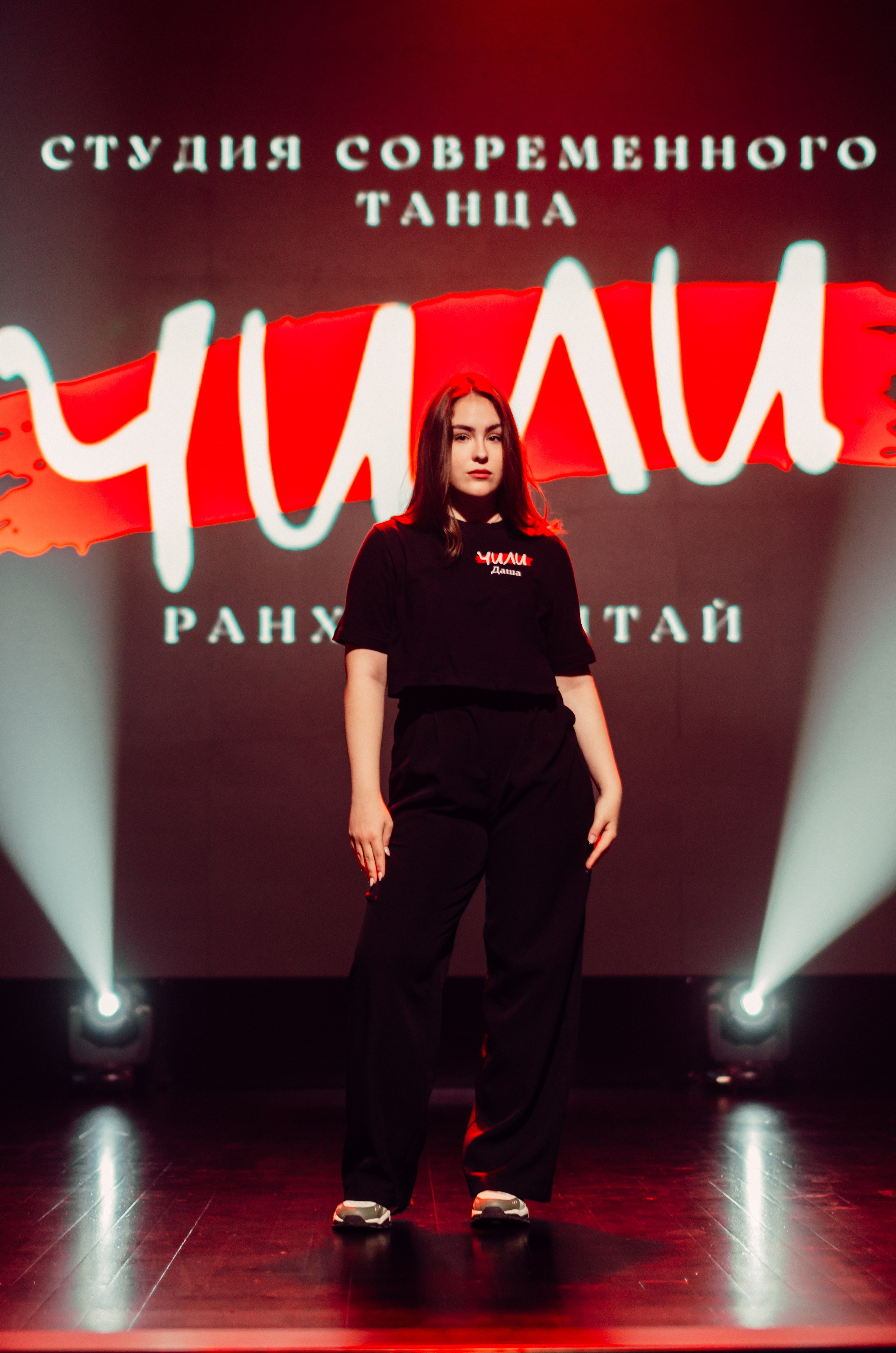 Групповая фотосъемка танцевального коллектива. Денисова Аля — фотограф для парных съемок и индивидуальных историй в Барнауле