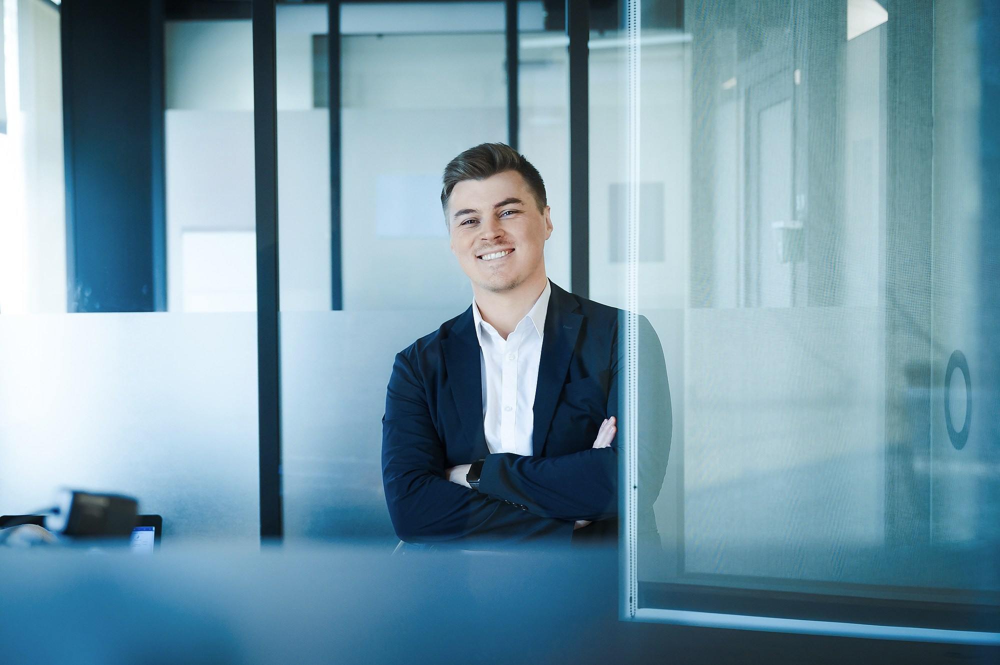 Деловой и бизнес портрет с видом на Москва Сити. 