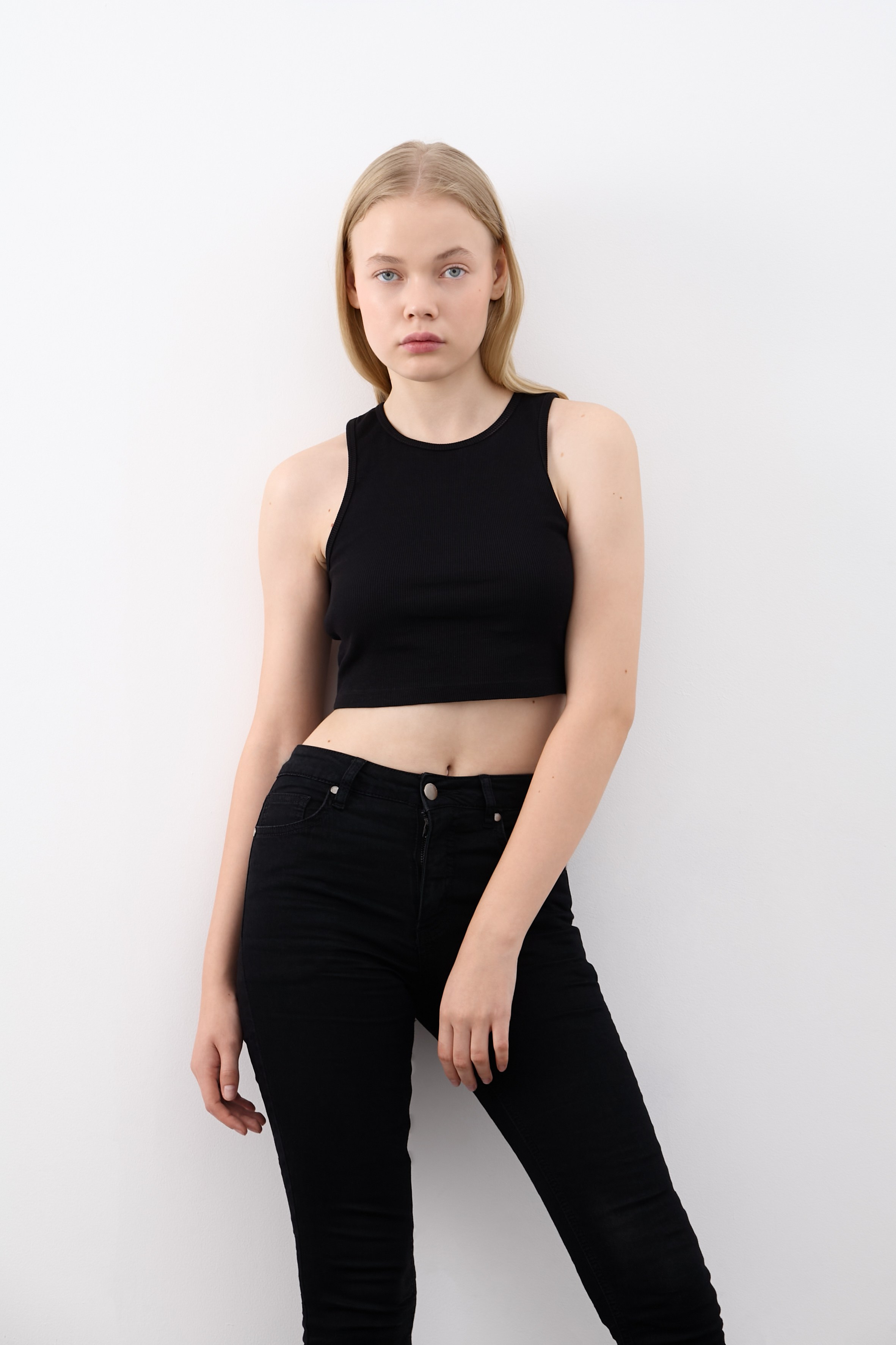 Модельные тесты для Насти. Модельные тесты в Москве. Фотограф Вика Паршина