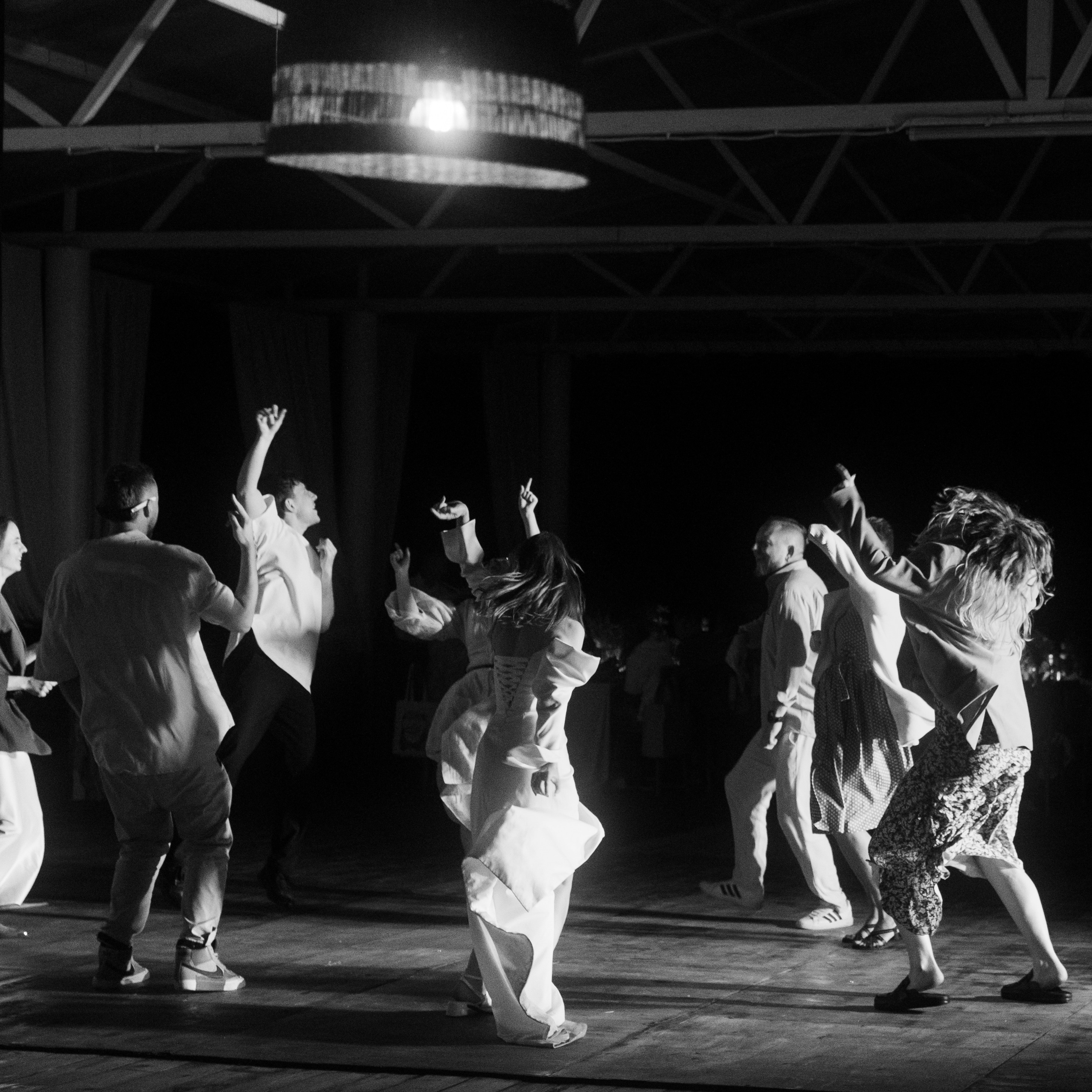 Алиса и Слава, роспись в Москве и вечеринка на природе, подальше от города. Фотограф в Москве Екатерина Черненко