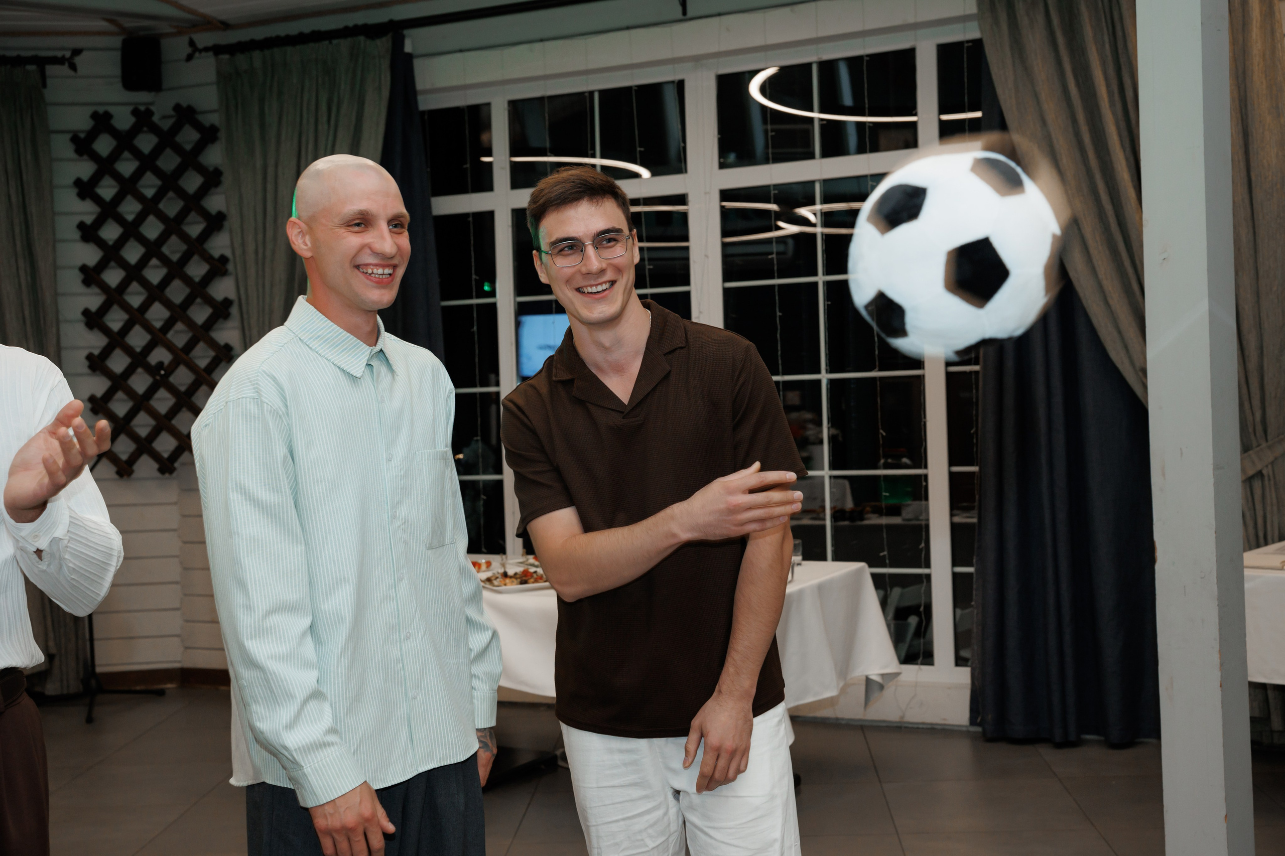 Регистрация в отеле Fish Point, ЗАГС Бутово, прогулка в Остафьево. Свадебный и репортажный фотограф (Москва, Королев и другие)