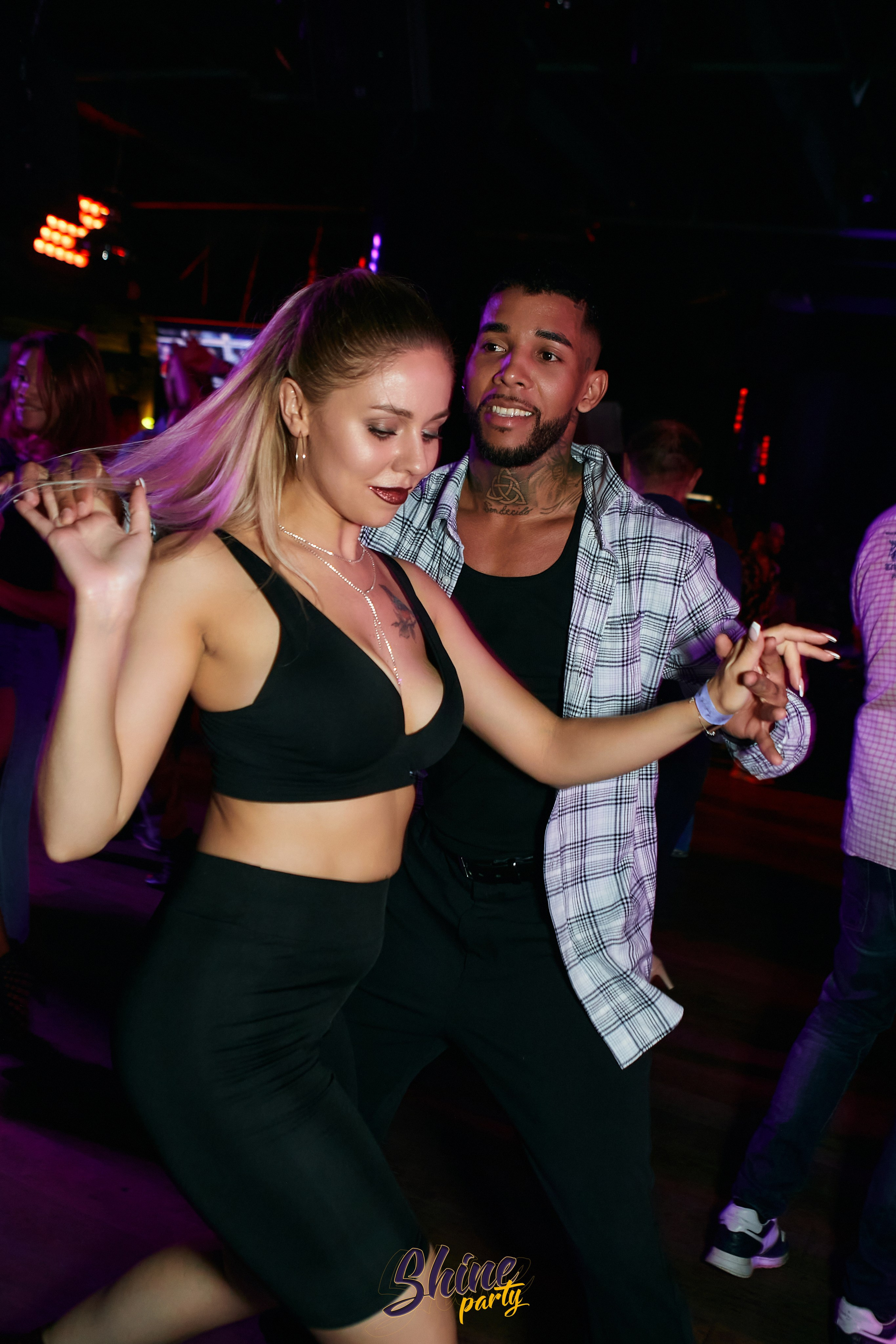 Shine party bachata. Свадебный фотограф