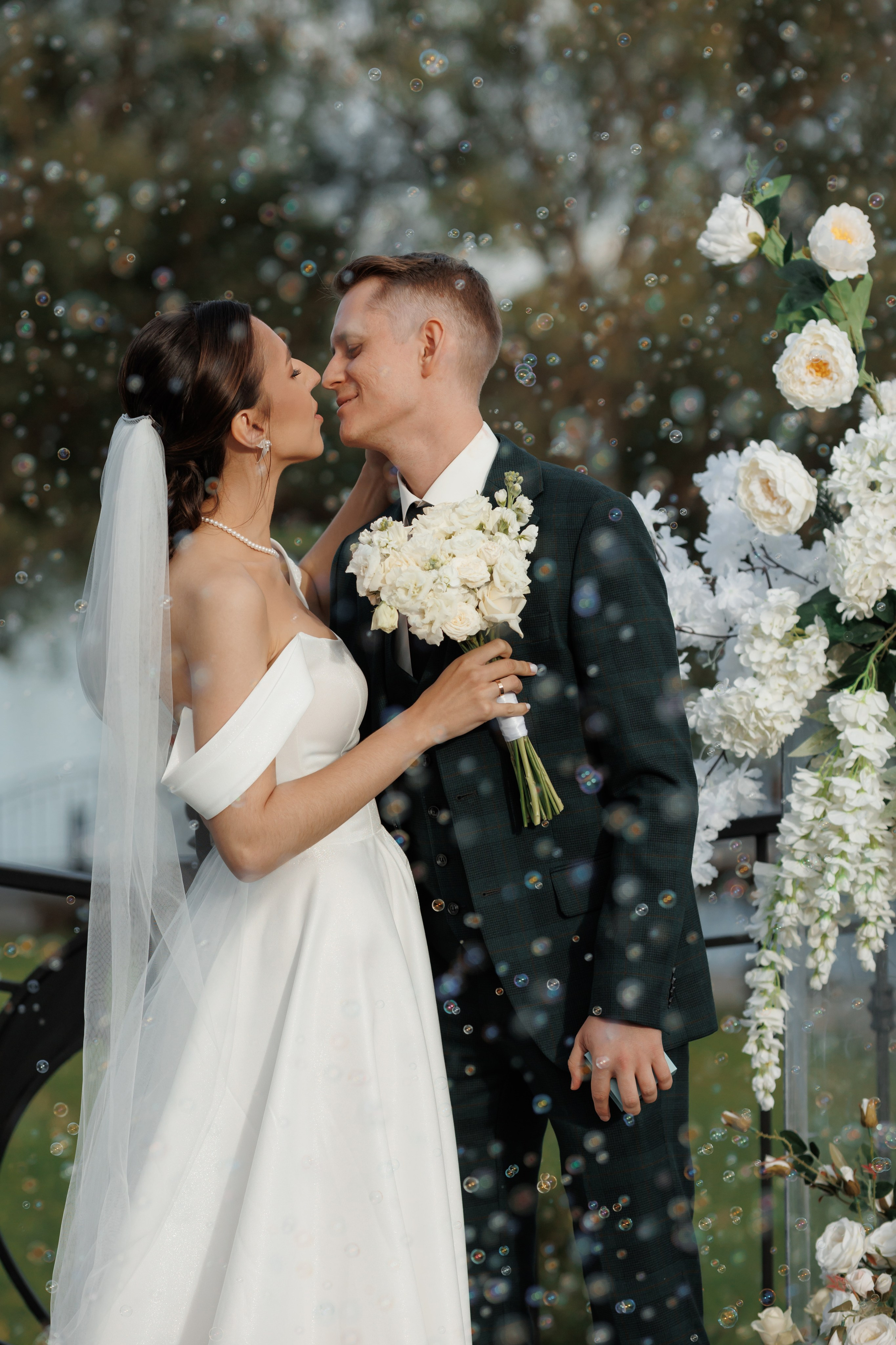 Регистрация в отеле Fish Point, ЗАГС Бутово, прогулка в Остафьево. Свадебный и репортажный фотограф (Москва, Королев и другие)