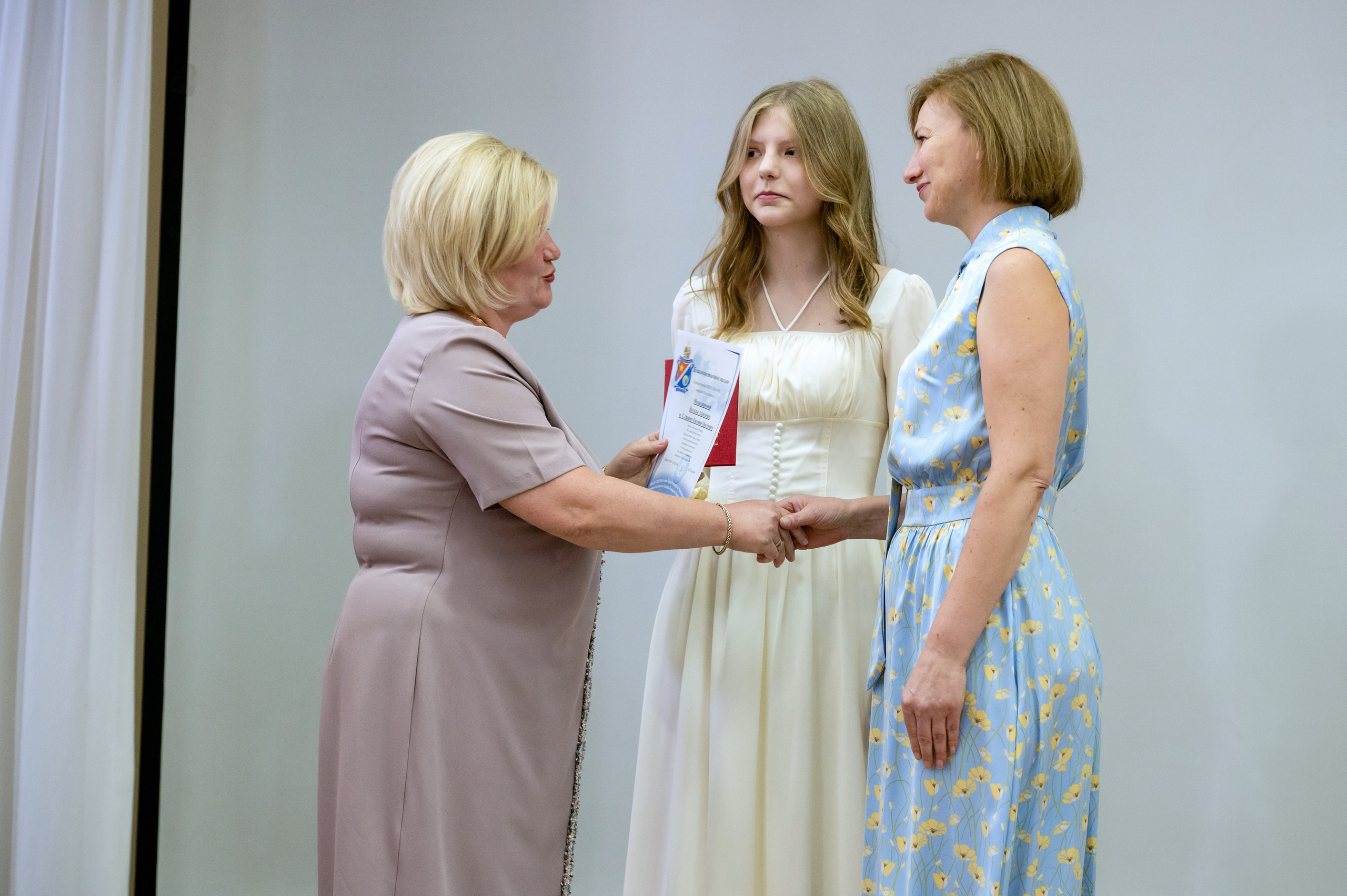 Школа № 98 9 класс вручение аттестатов. Вячеслав Скрипник Фотограф Краснодар