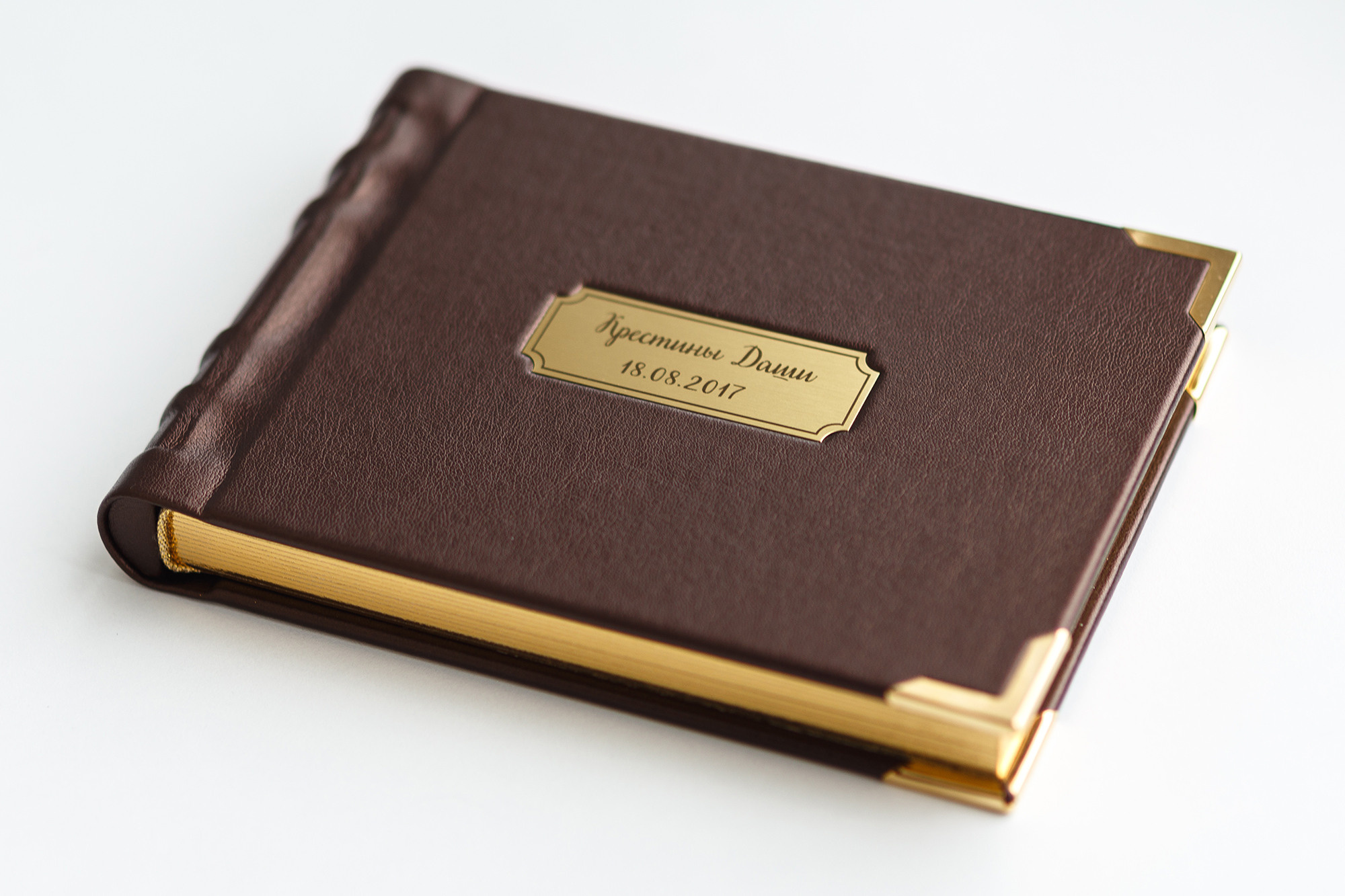 Индивидуальный дизайн семейных и детских фотокниг из ваших фотоархивов