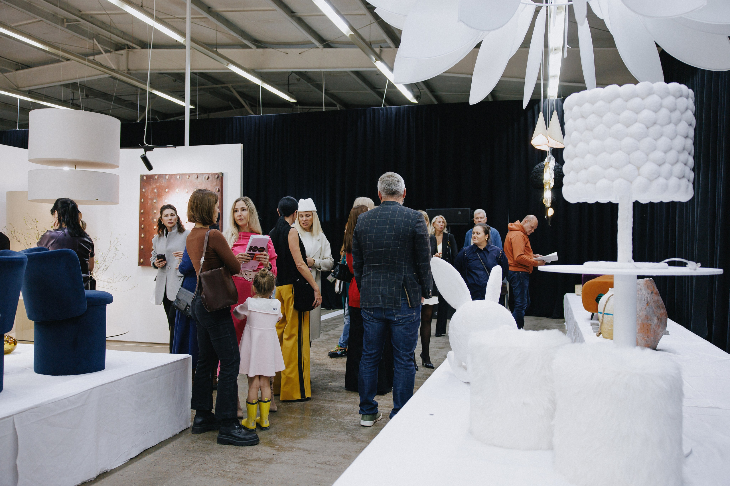 Выставка СТО ВЕЩЕЙ В ИНТЕРЬЕРЕ. Фотограф Иркутск Антипин Сергей