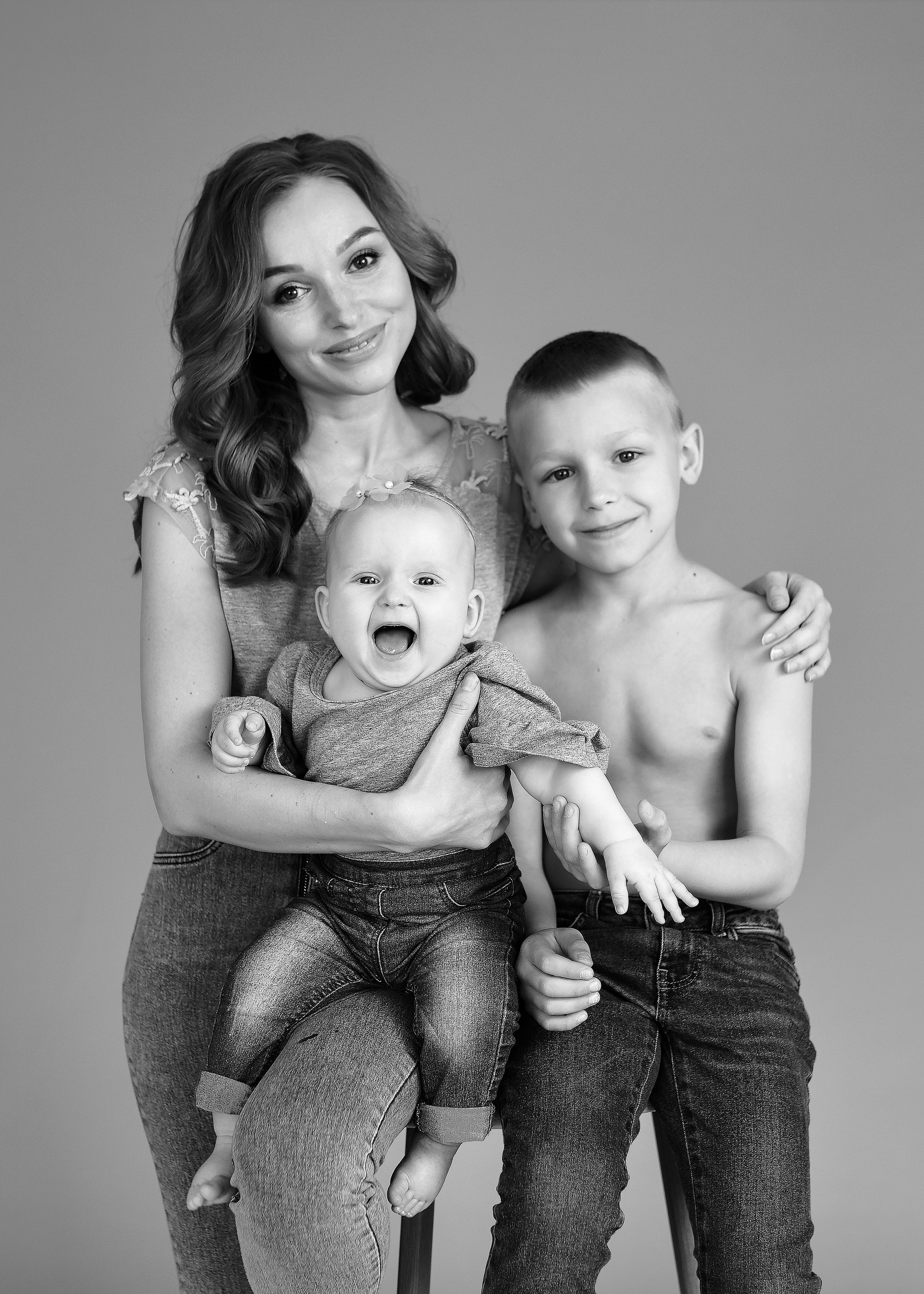 СЕМЕЙНЫЙ ПОРТРЕТ В СТУДИИ. Фотограф в Ялте Инна Найден. Детский и семейный фотограф