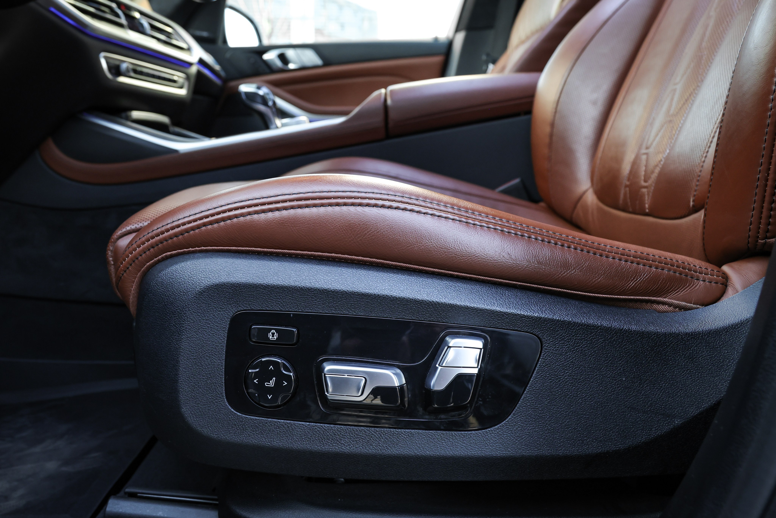 2020 BMW X7 XDrive 40i. Mixturecaptures