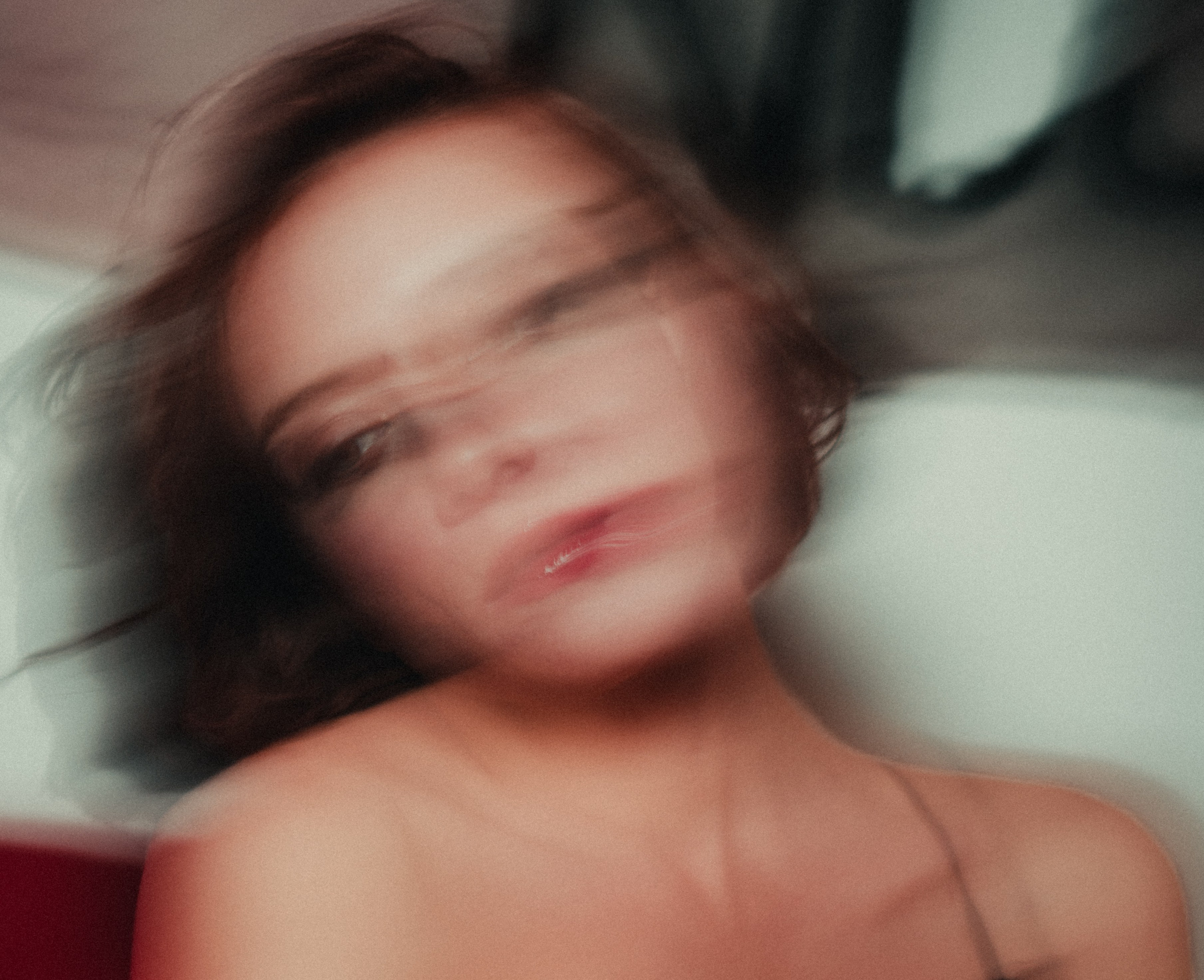 Des millions pour vos bombes des miettes pour nos vies. Фотограф Париж / Photographer Paris