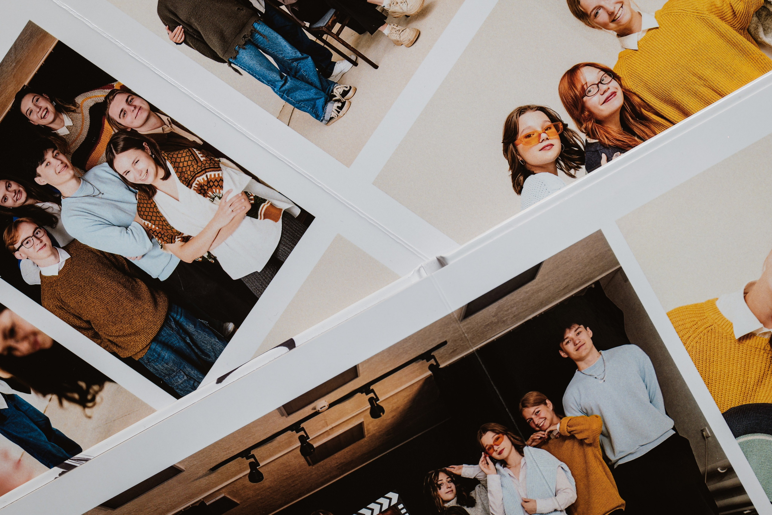 Современные выпускные альбомы / Киров. Фотограф/видеоограф в Санкт-Петербурге Денисов Иван