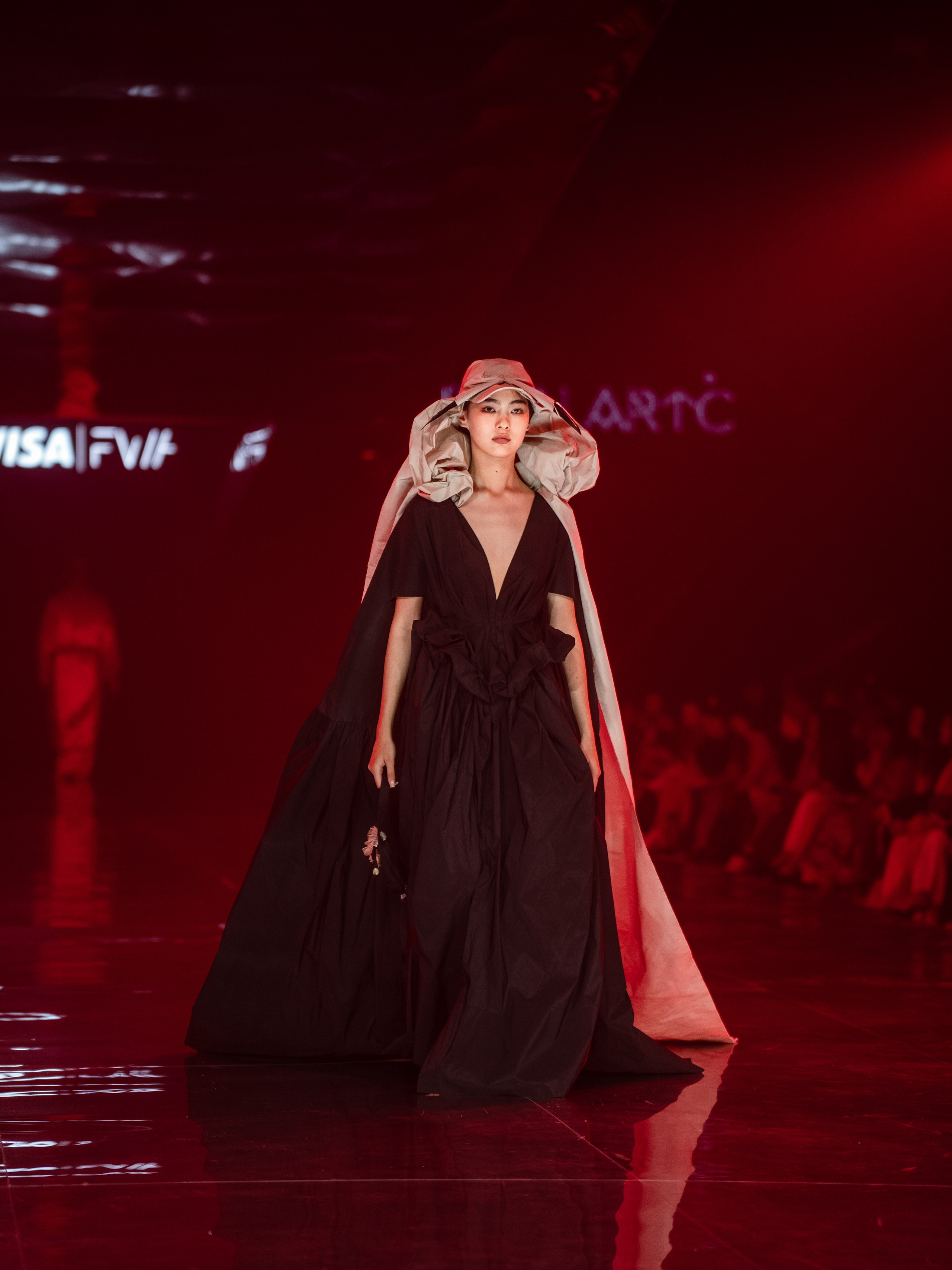 Visa Fashion week Maison Artc. Сайт Алматинского НЮ АРТ, будуар и фэшн фотографа Дениса Карпенко