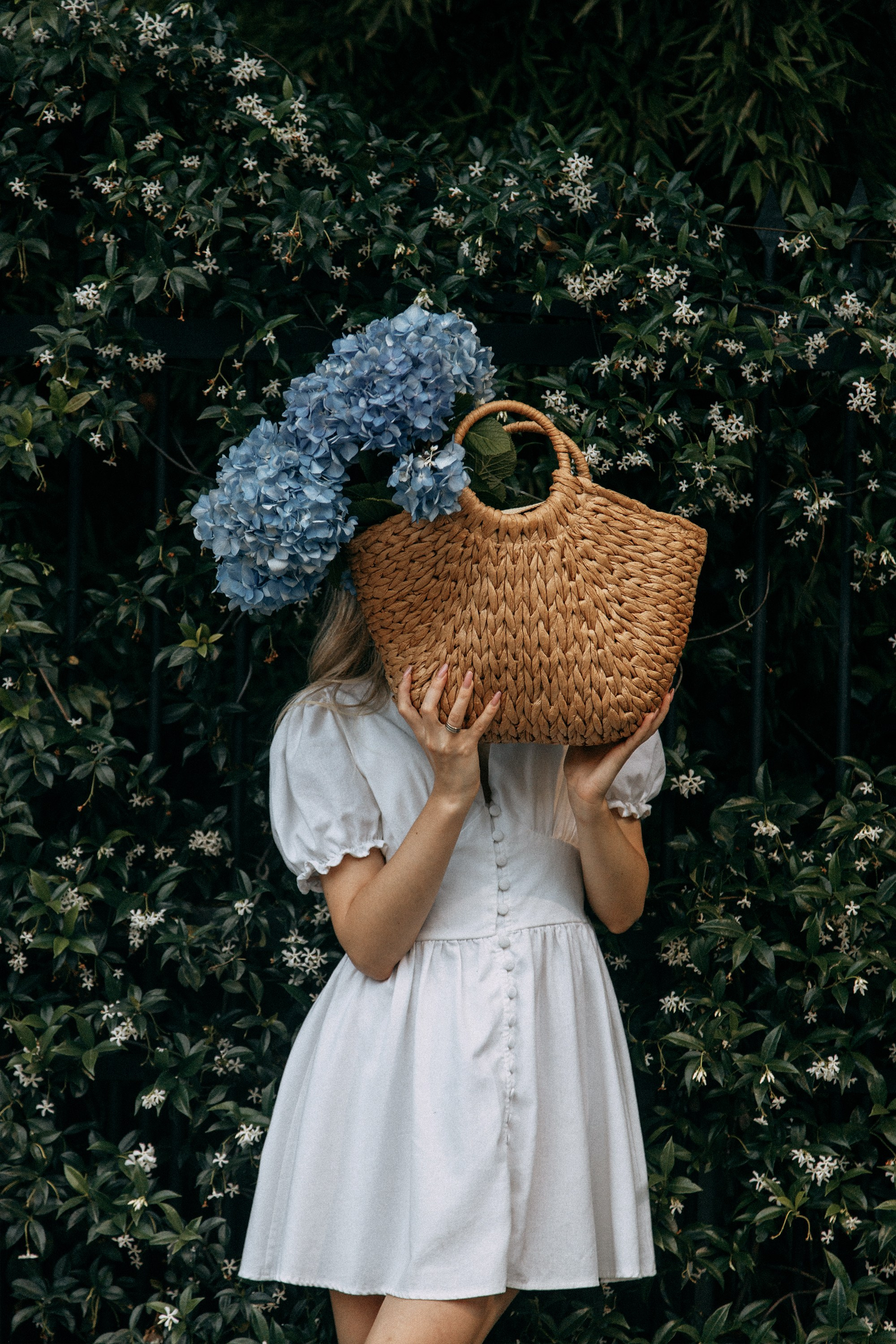 Фотосессия с гортензиями в Батуми