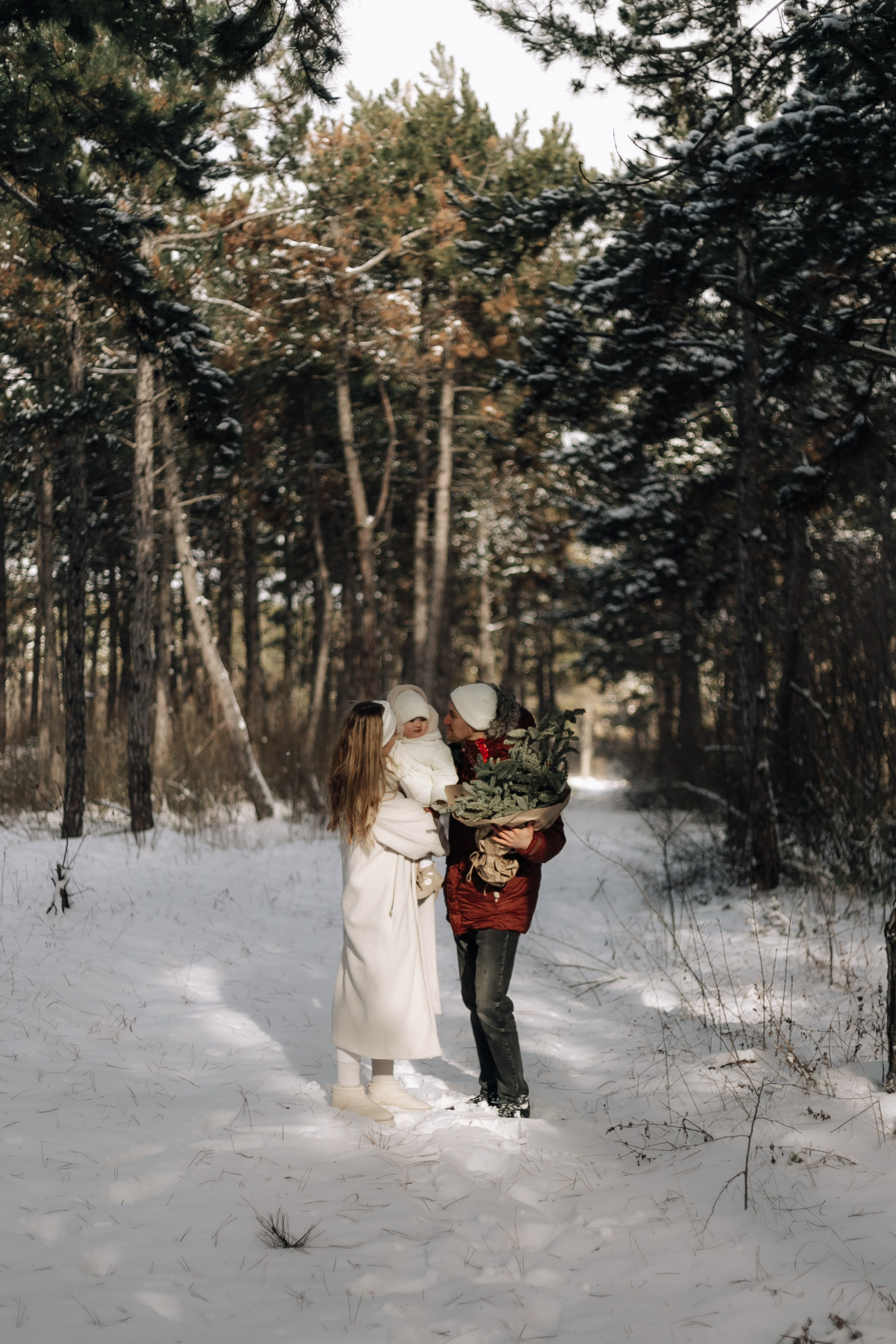 Евгений, Александра и Василиса в лесу. Фотограф в Крыму | Виктория Нотевская