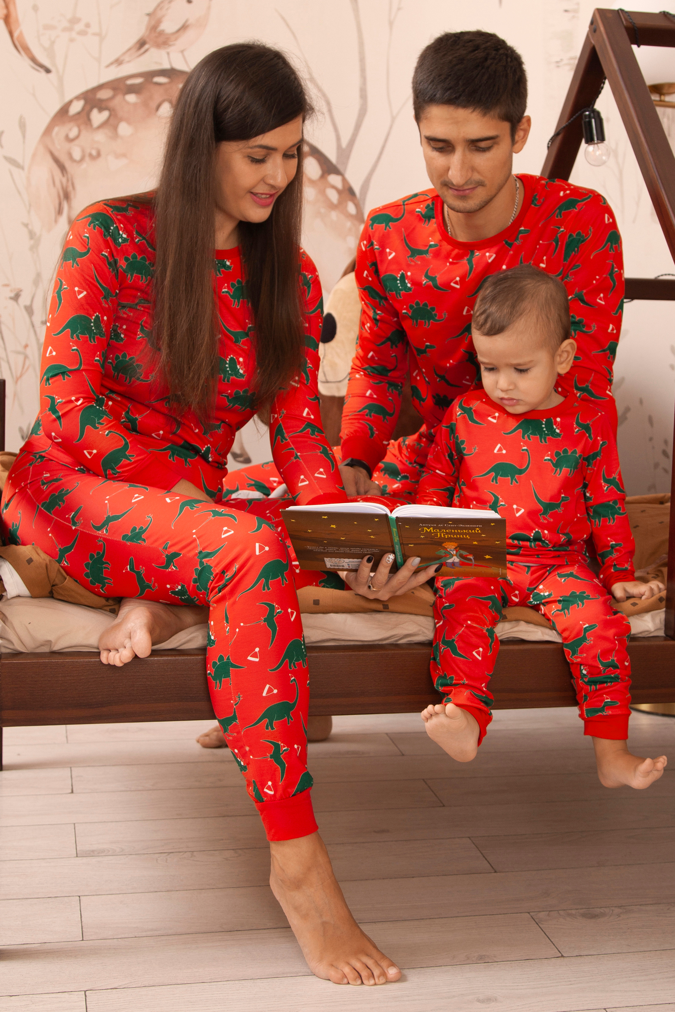 Новогодняя фотосессия семьи с студии. Контент фотограф в Москве и области Елена Кулакова