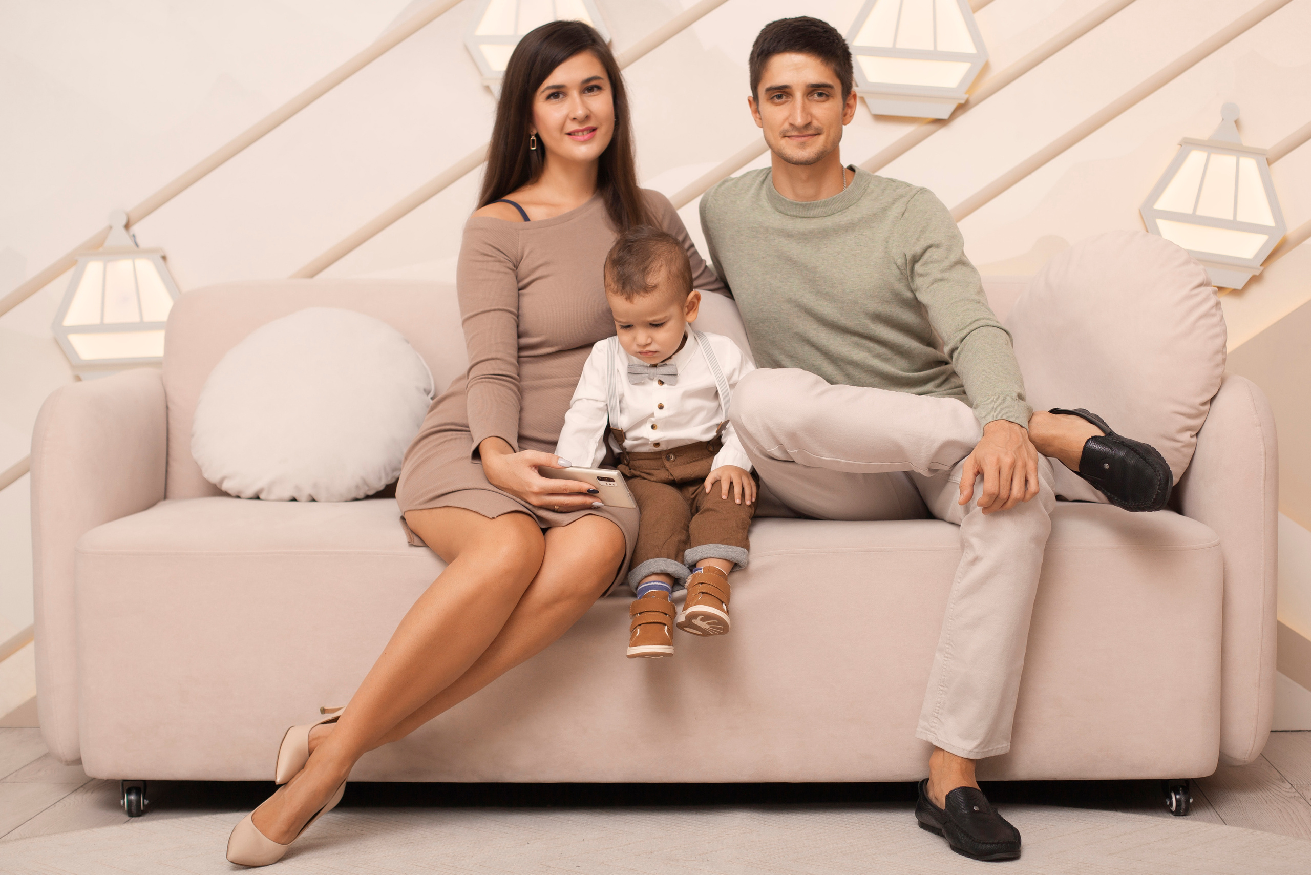 Новогодняя фотосессия семьи с студии. Контент фотограф в Москве и области Елена Кулакова