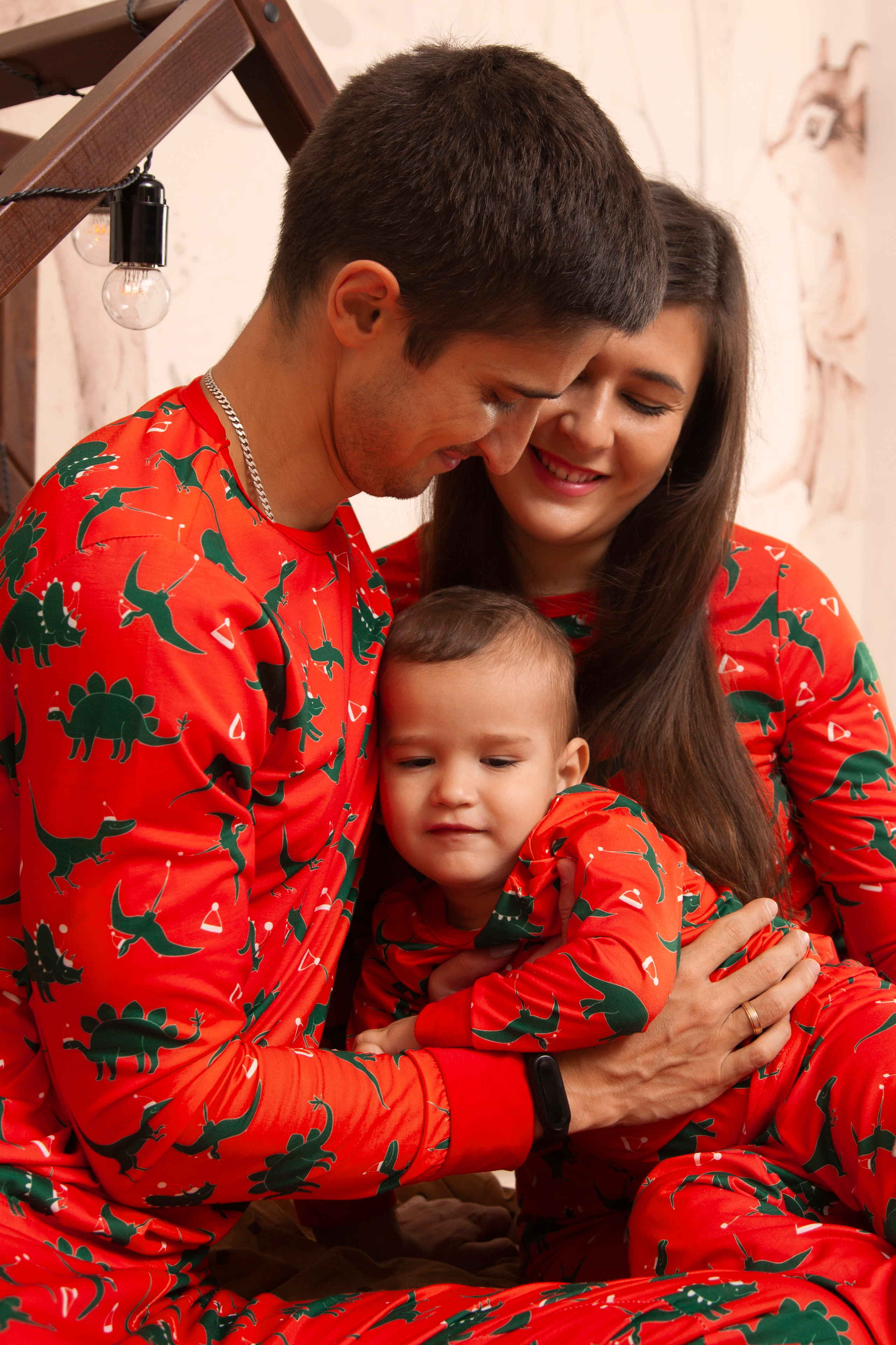 Новогодняя фотосессия семьи с студии. Контент фотограф в Москве и области Елена Кулакова