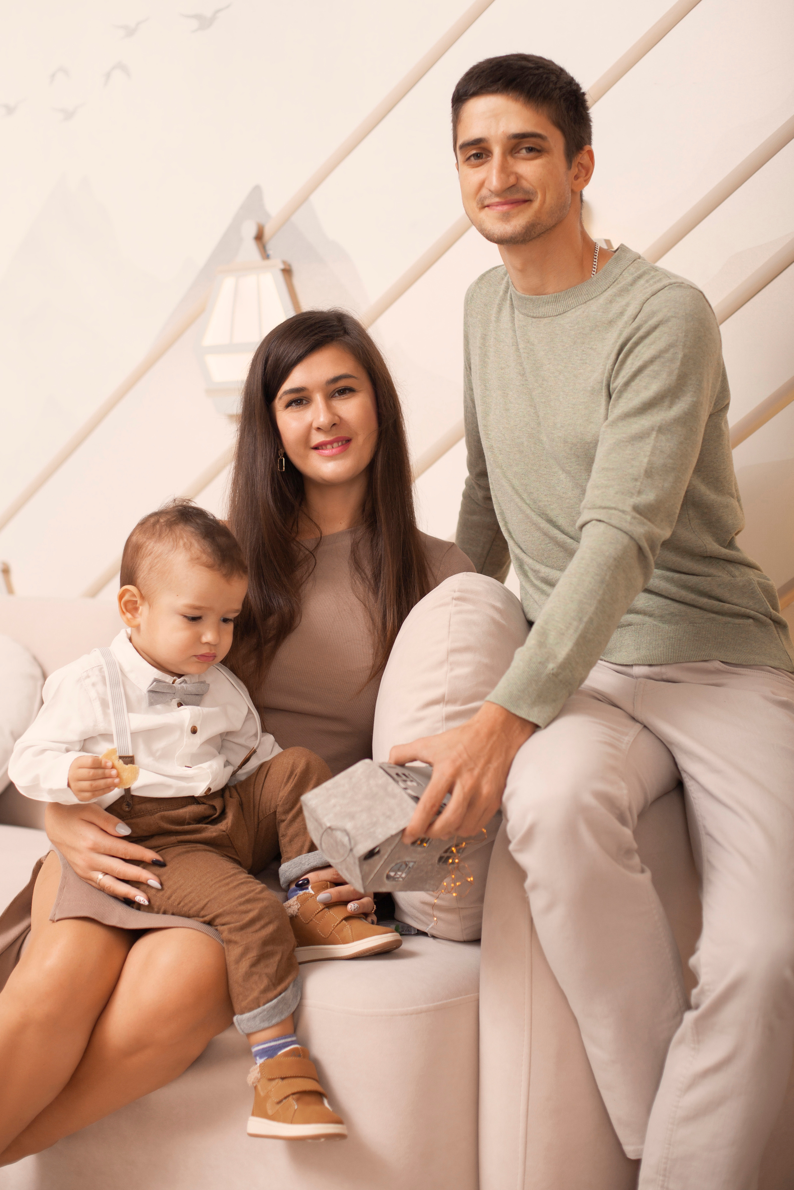 Новогодняя фотосессия семьи с студии. Контент фотограф в Москве и области Елена Кулакова