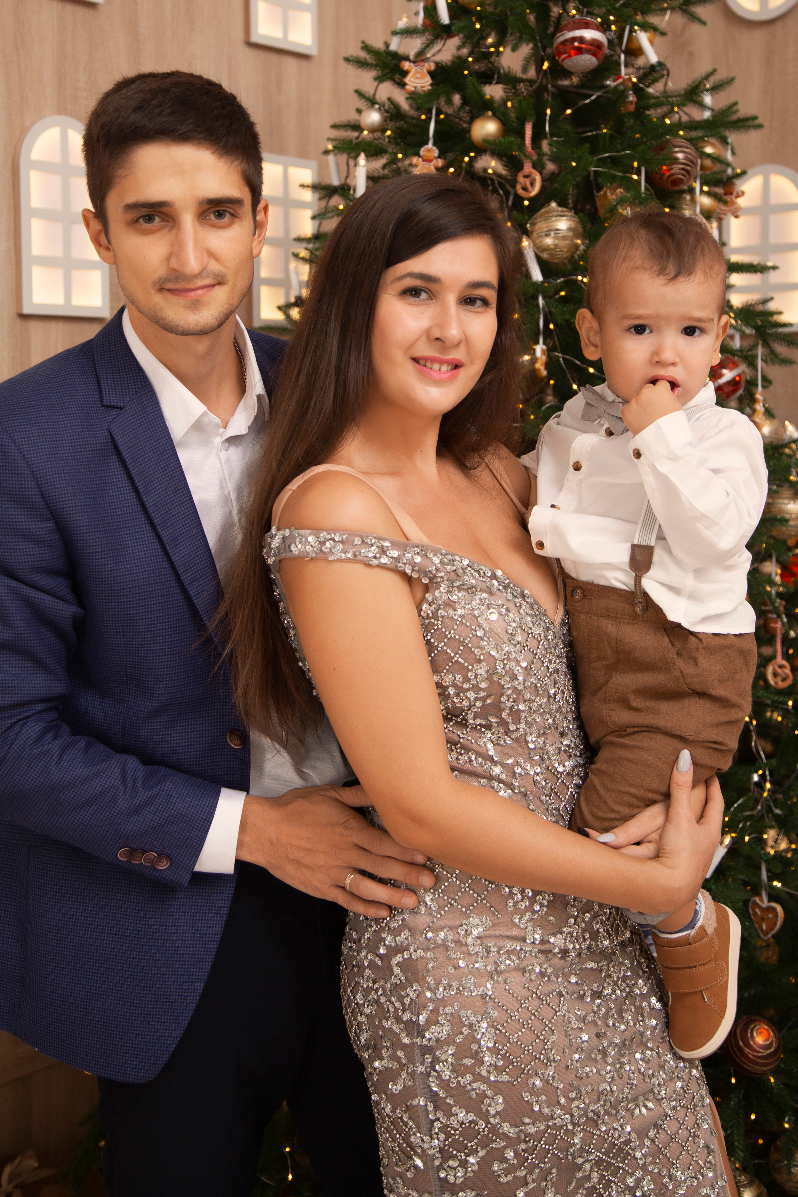 Новогодняя фотосессия семьи с студии. Контент фотограф в Москве и области Елена Кулакова