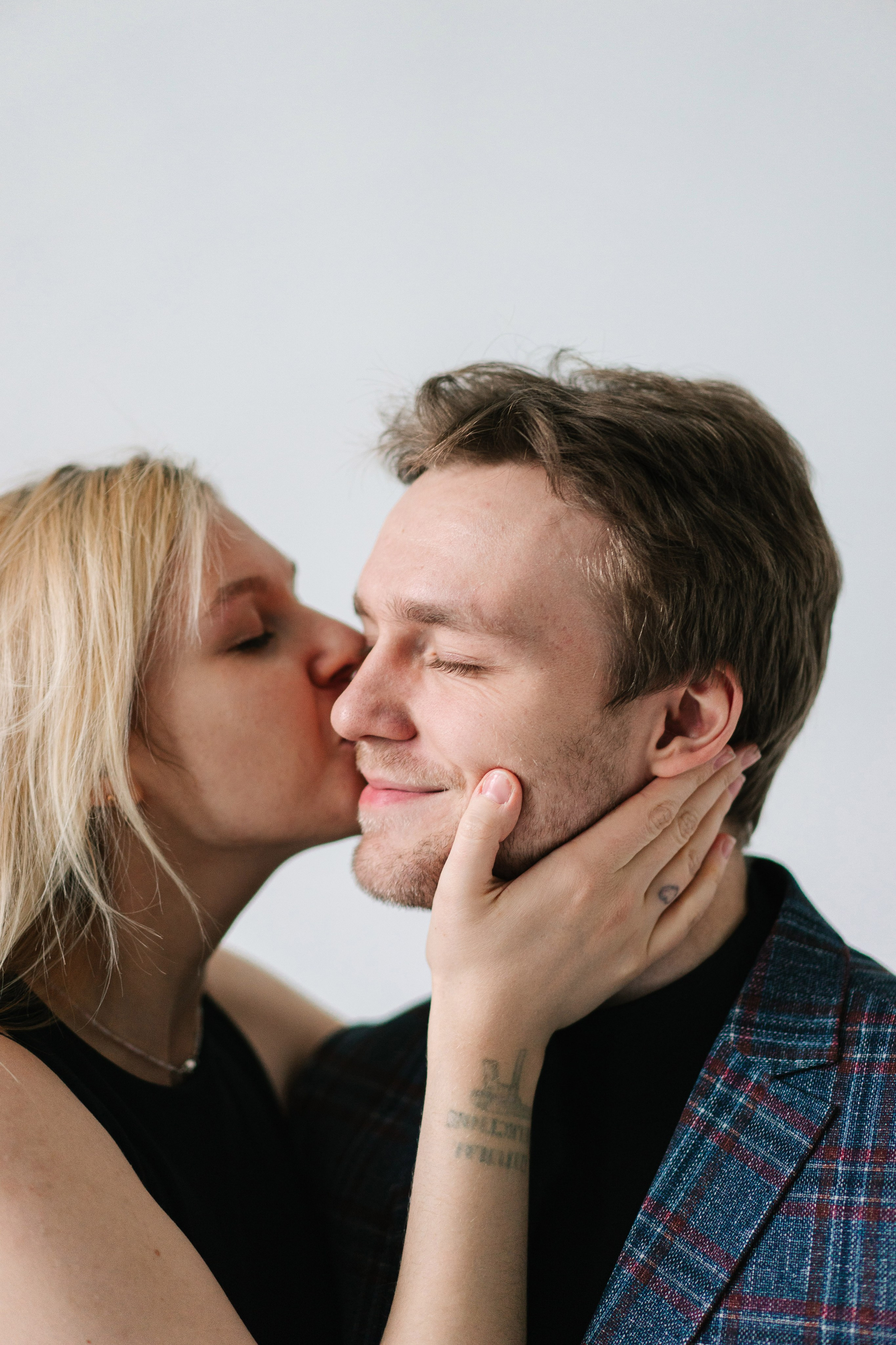 Фотосессия для двоих в студии, лавстори в Москве. Портреты студия Москва. Модельные тесты. Lovestory студия в Москве. Женсий фотограф