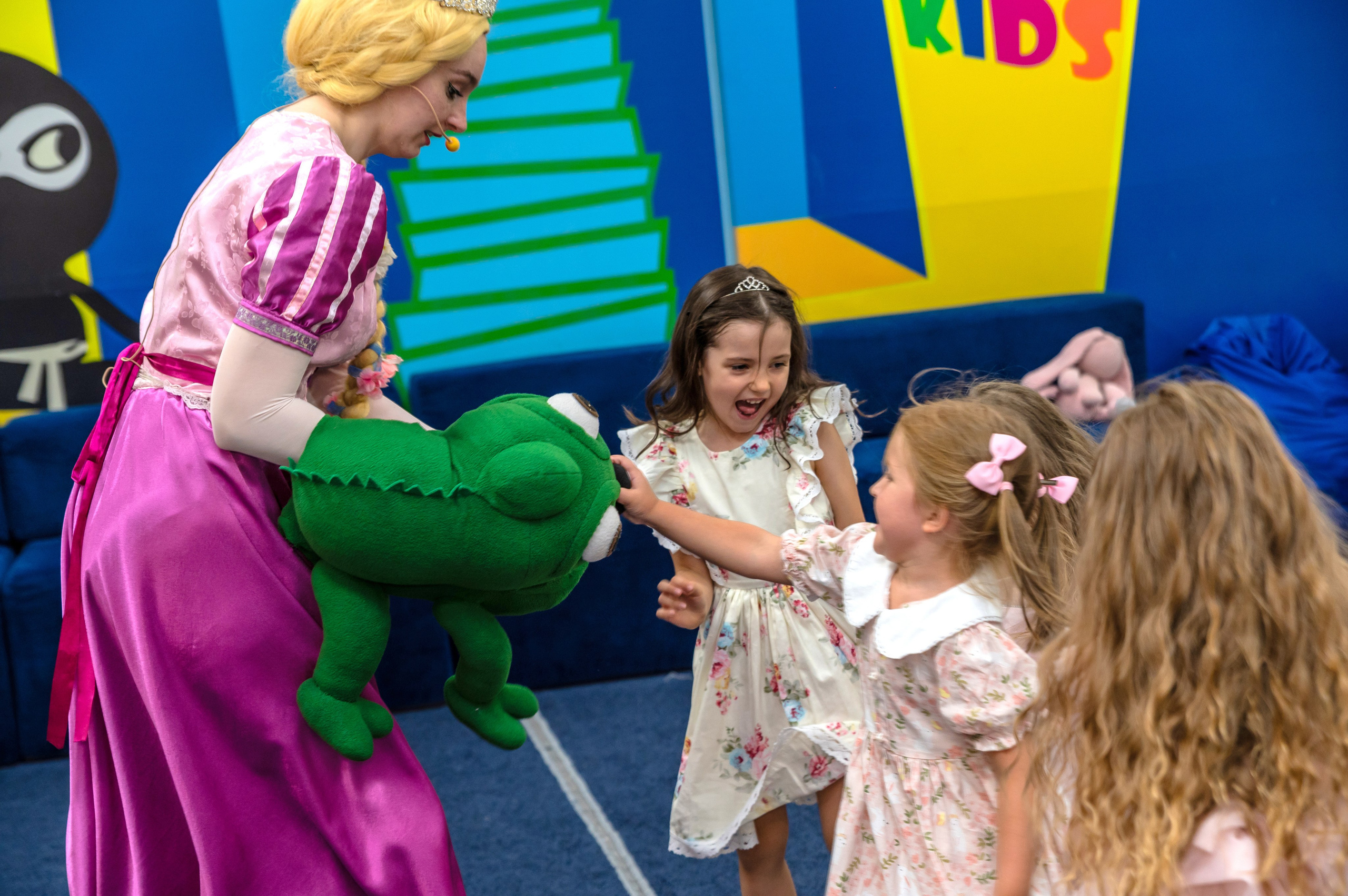 Игротека Ниндзя Кидс. Я Ольга Казанцева, фотографирую снимаю ваши киноистории и печатаю фото и цифровые портреты на холсте