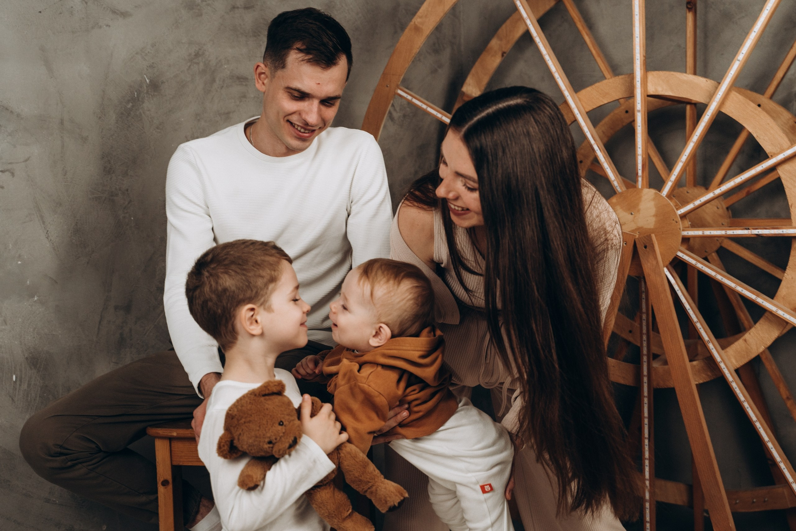 Семейная фотосессия в студии Новороссийск. Фотограф Екатерина в городе Новороссийск