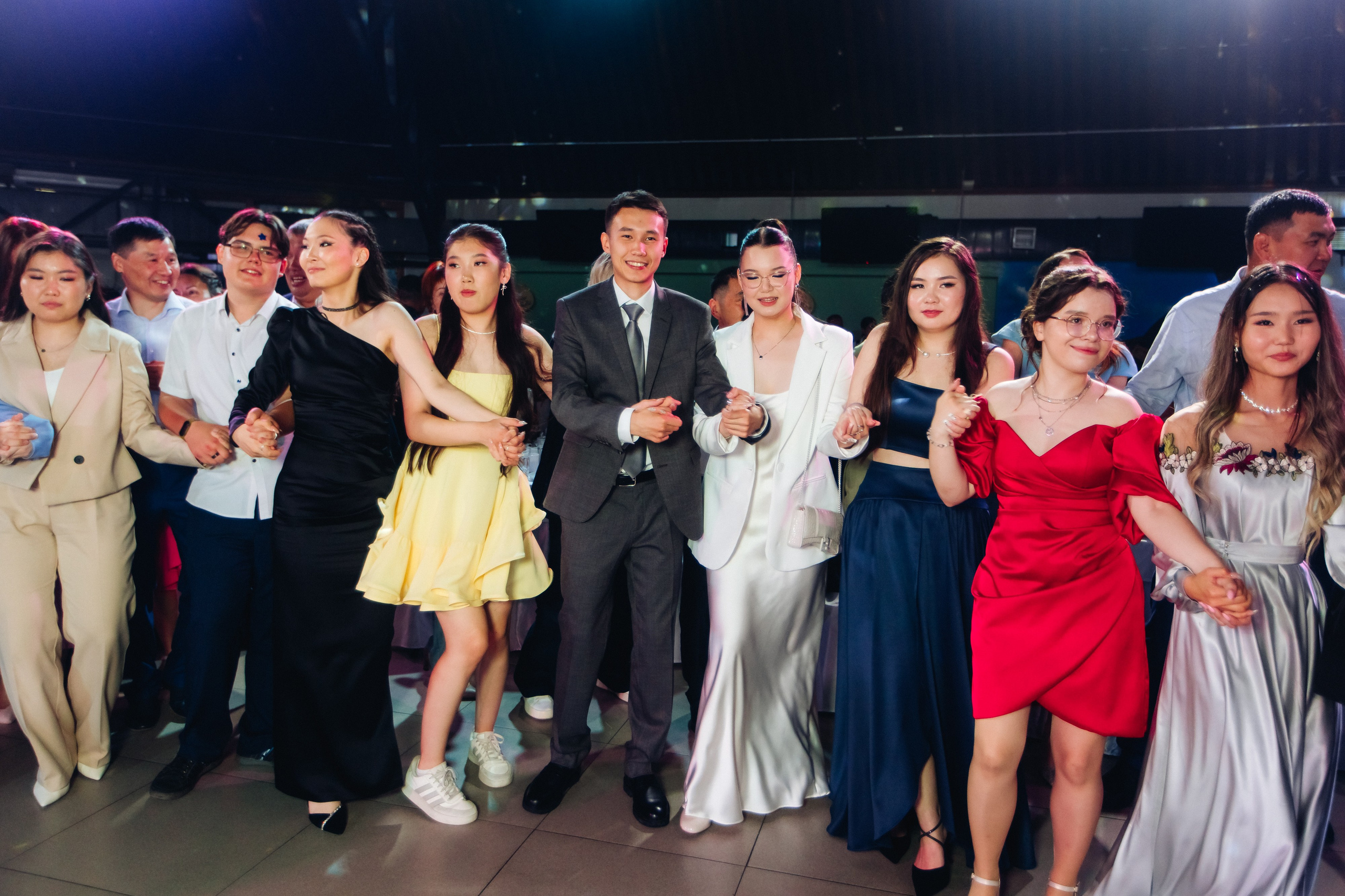 Выпускной вечер. 49 школа. Баран на корове. Свадебный и семейный фотограф в Улан-Удэ