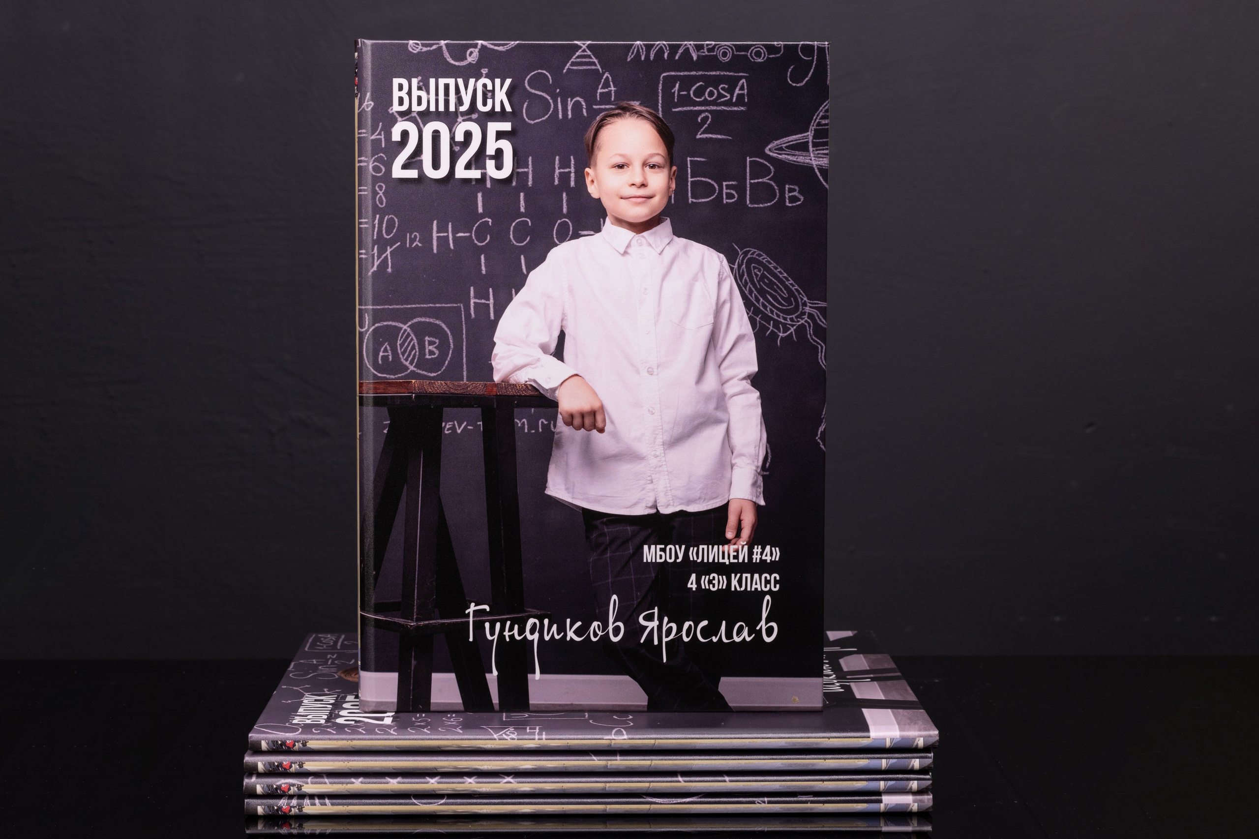 Выпускные фотоальбомы. Фотоателье и полиграфия | Красивые фотосессии, сувениры с фото | Ремонт смартфонов, ноутбуков и техники в Коломне Zinovyev Team